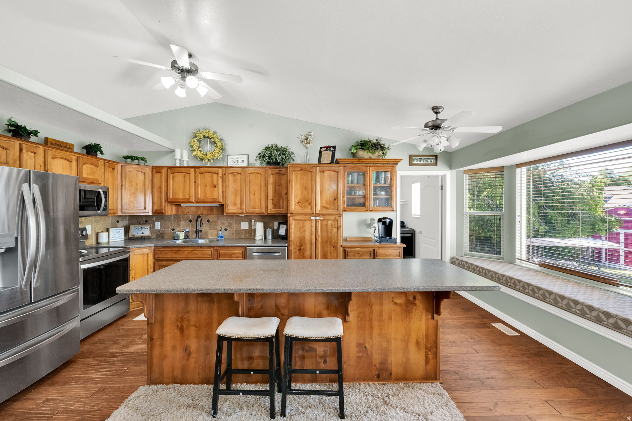 LAKE POINT MEADOWS - Residential