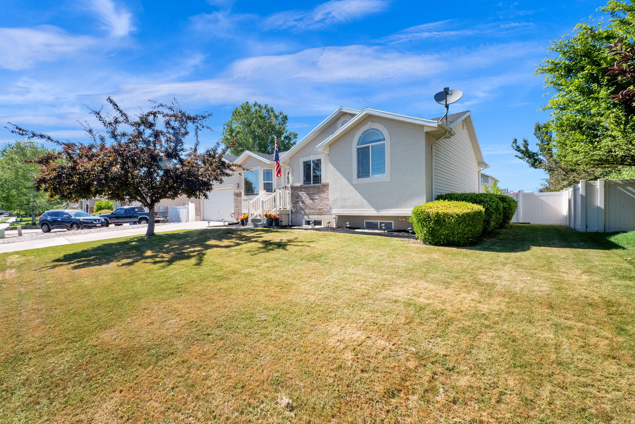 LAKE POINT MEADOWS - Residential