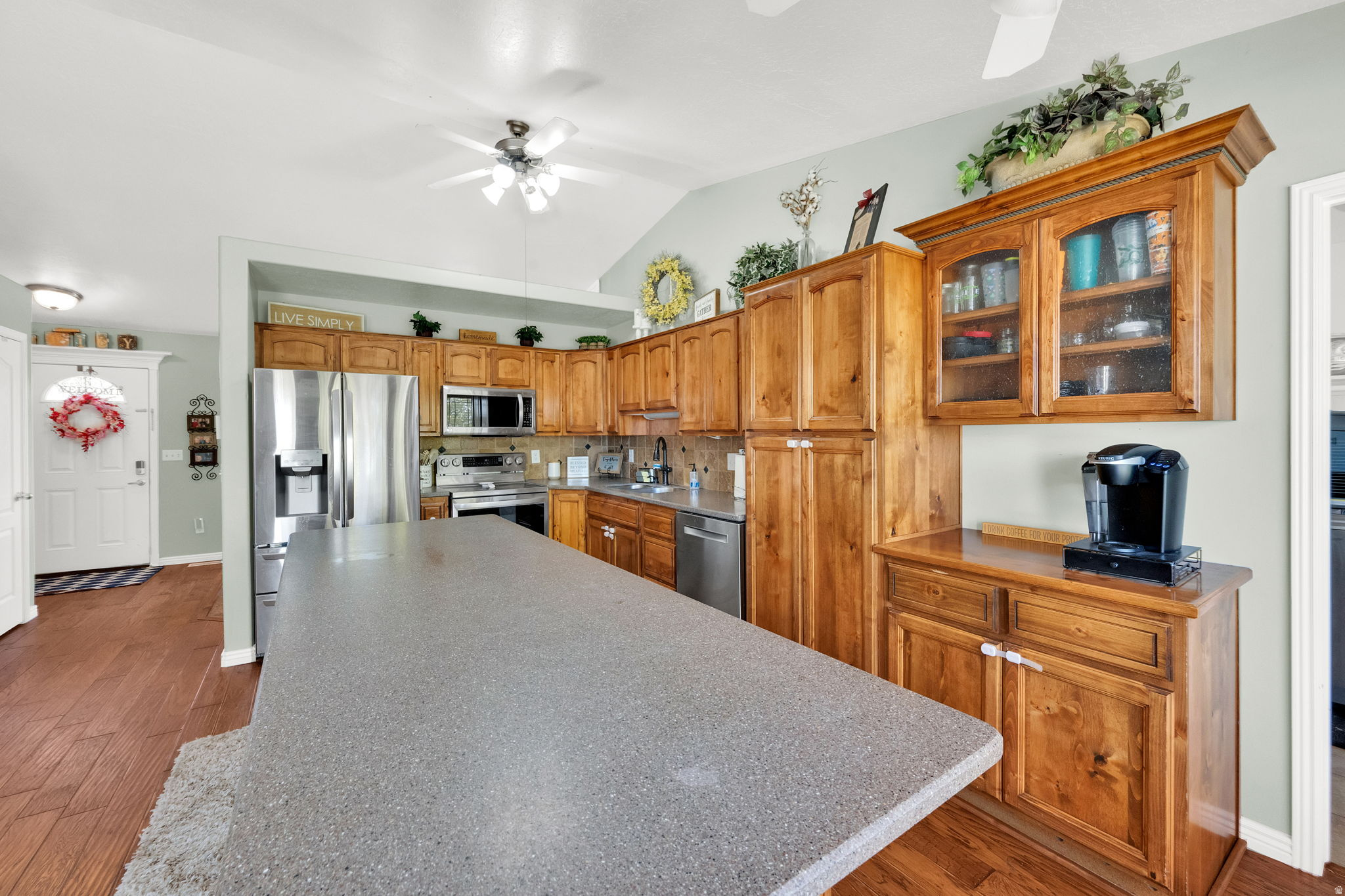 LAKE POINT MEADOWS - Residential