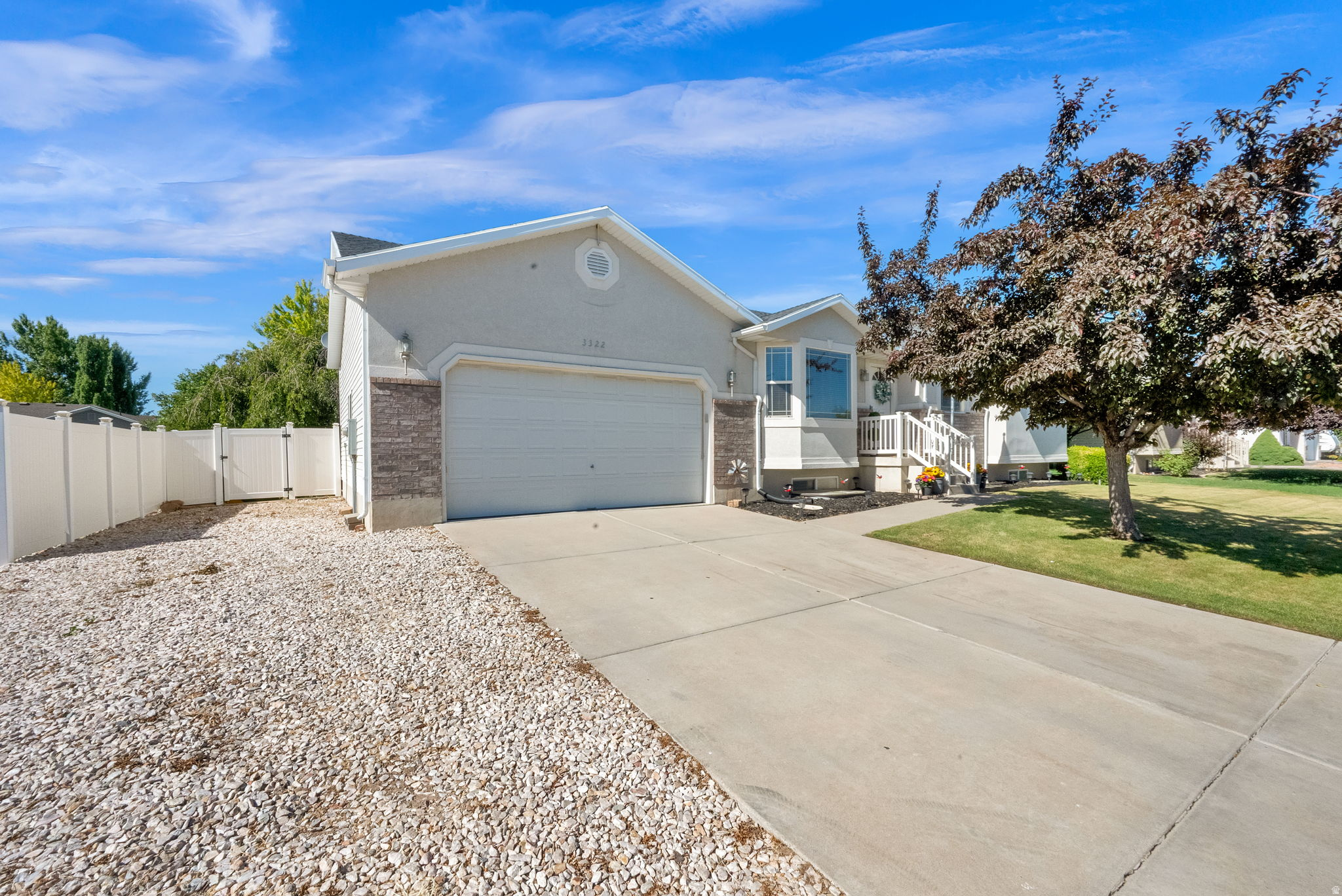 LAKE POINT MEADOWS - Residential