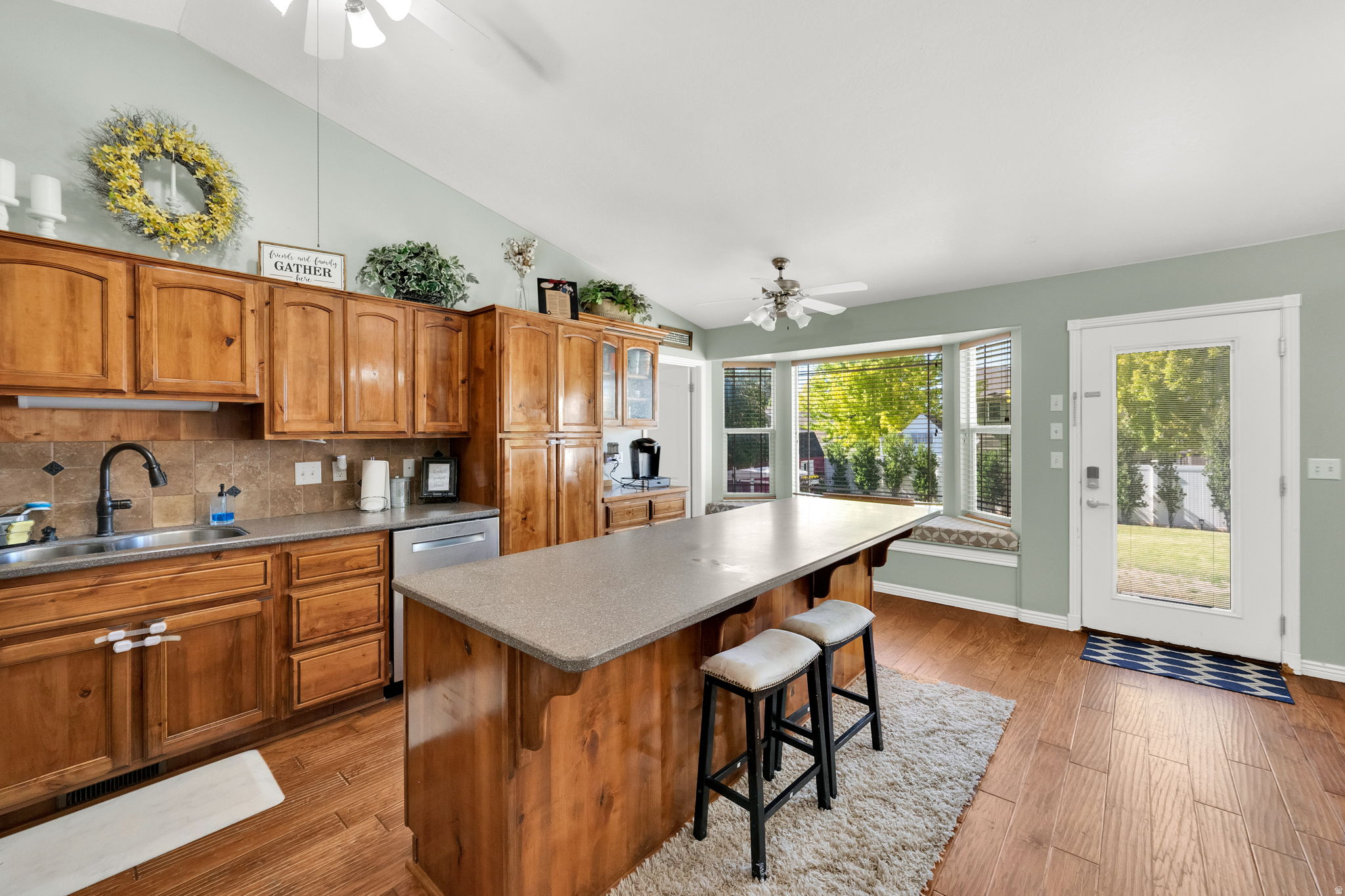LAKE POINT MEADOWS - Residential
