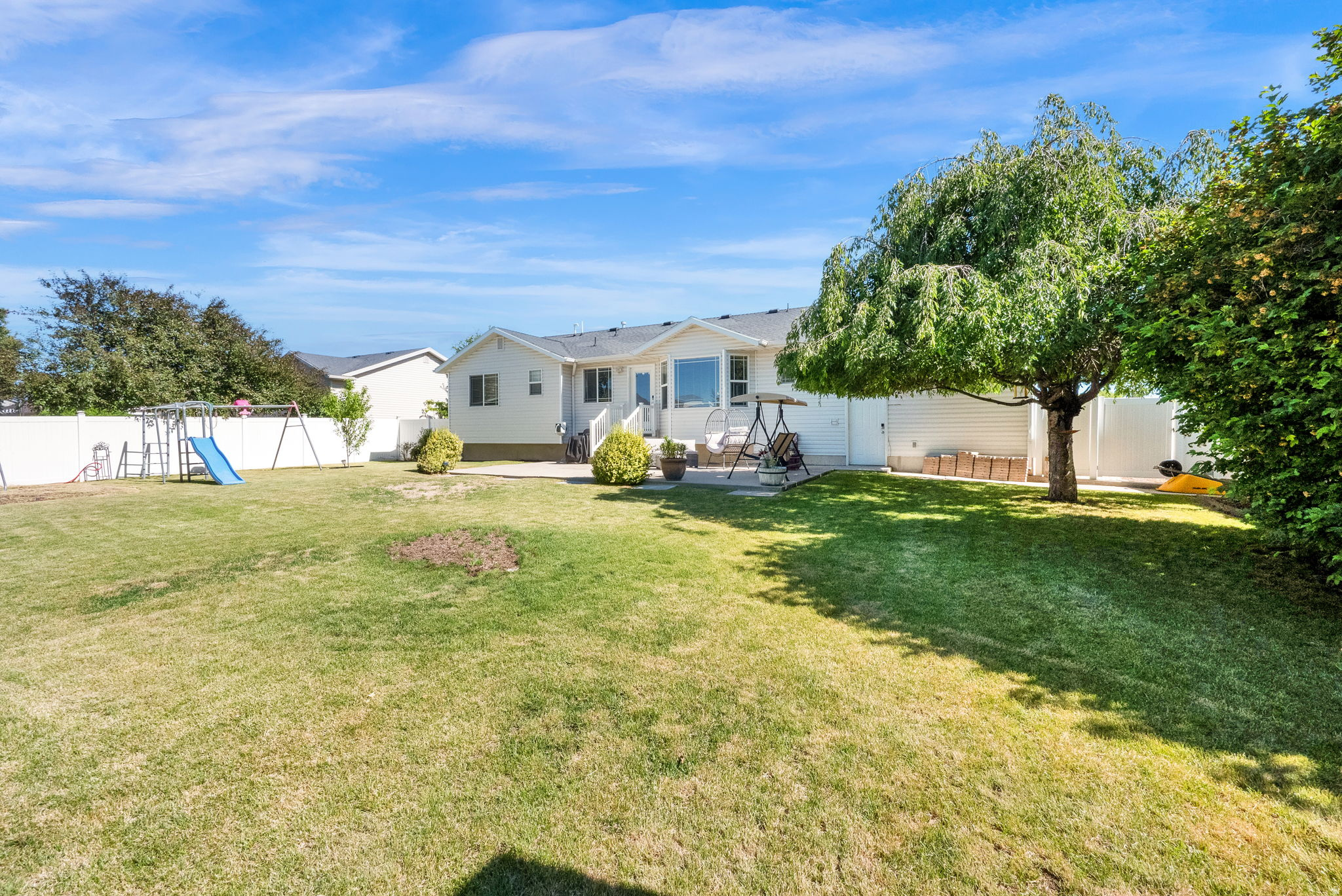 LAKE POINT MEADOWS - Residential