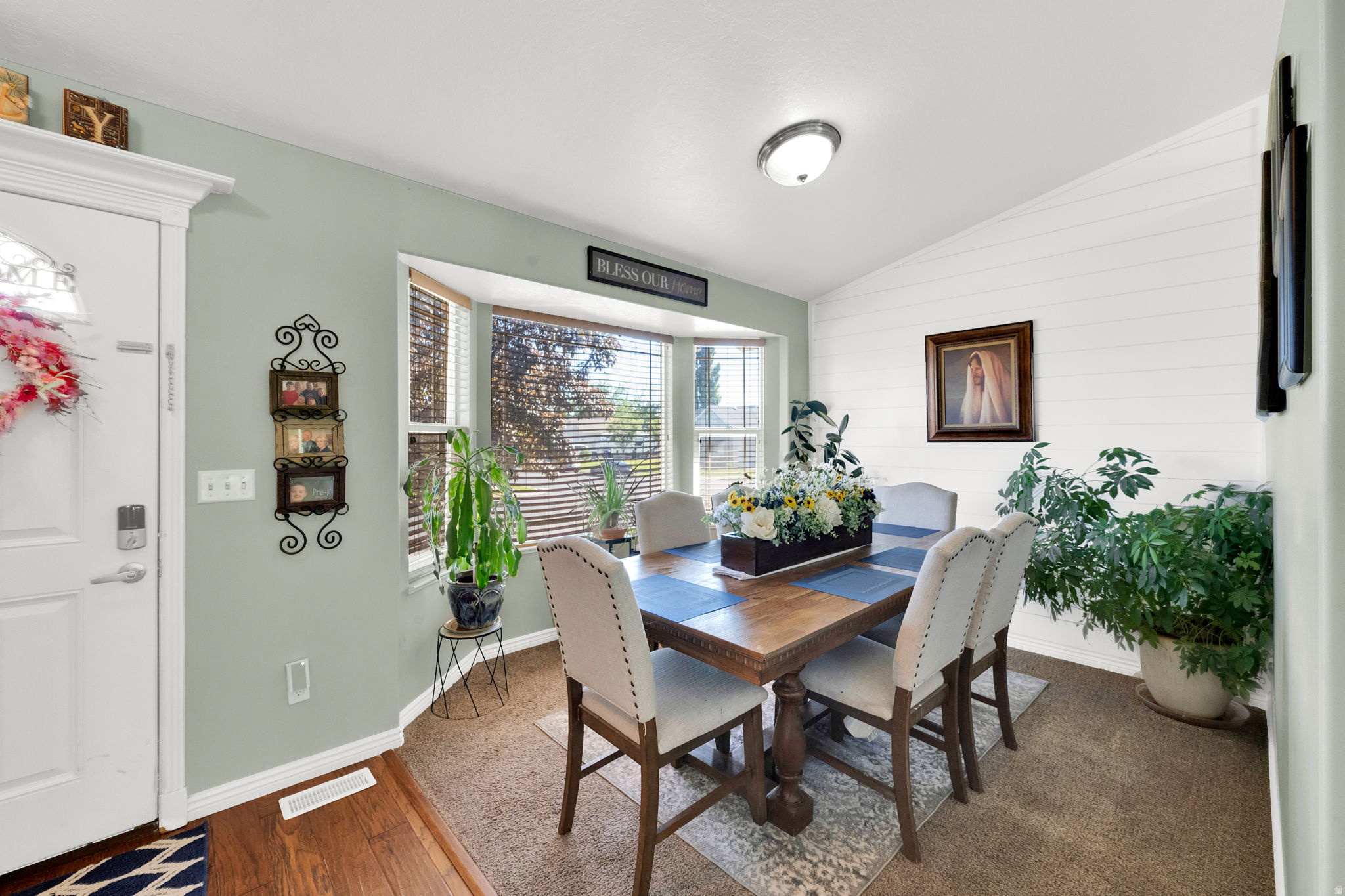 LAKE POINT MEADOWS - Residential