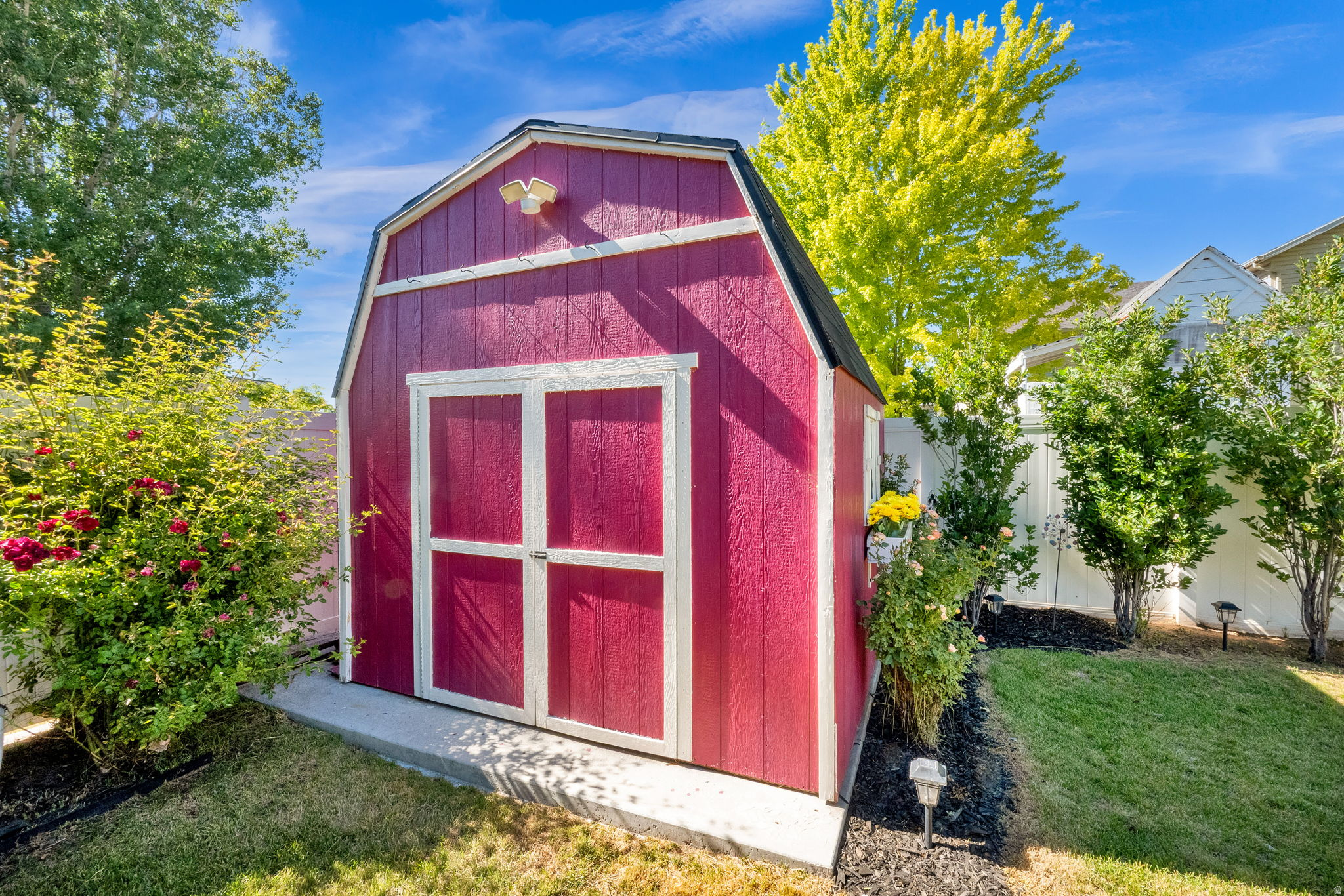 LAKE POINT MEADOWS - Residential