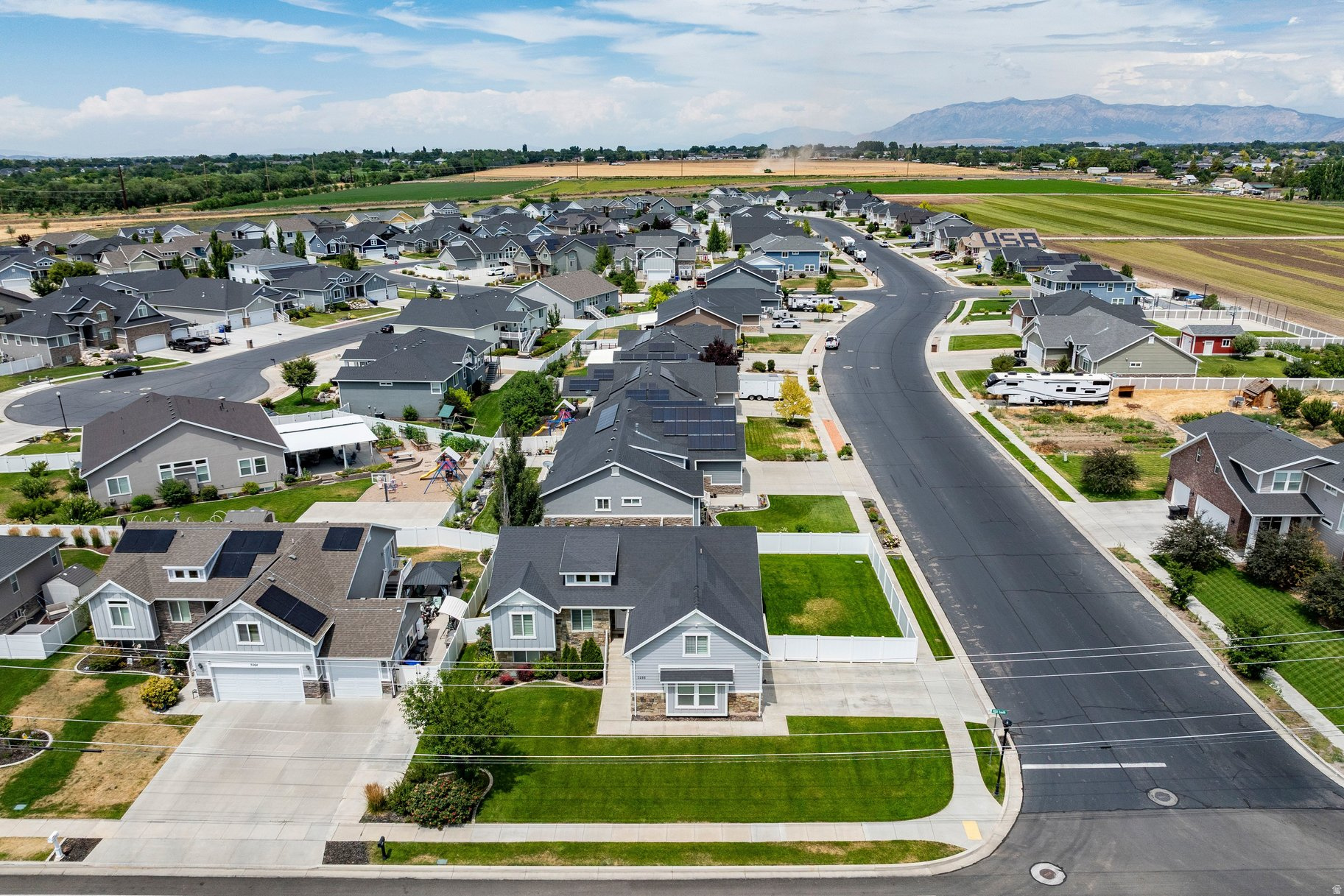 TRAILS EDGE - Residential