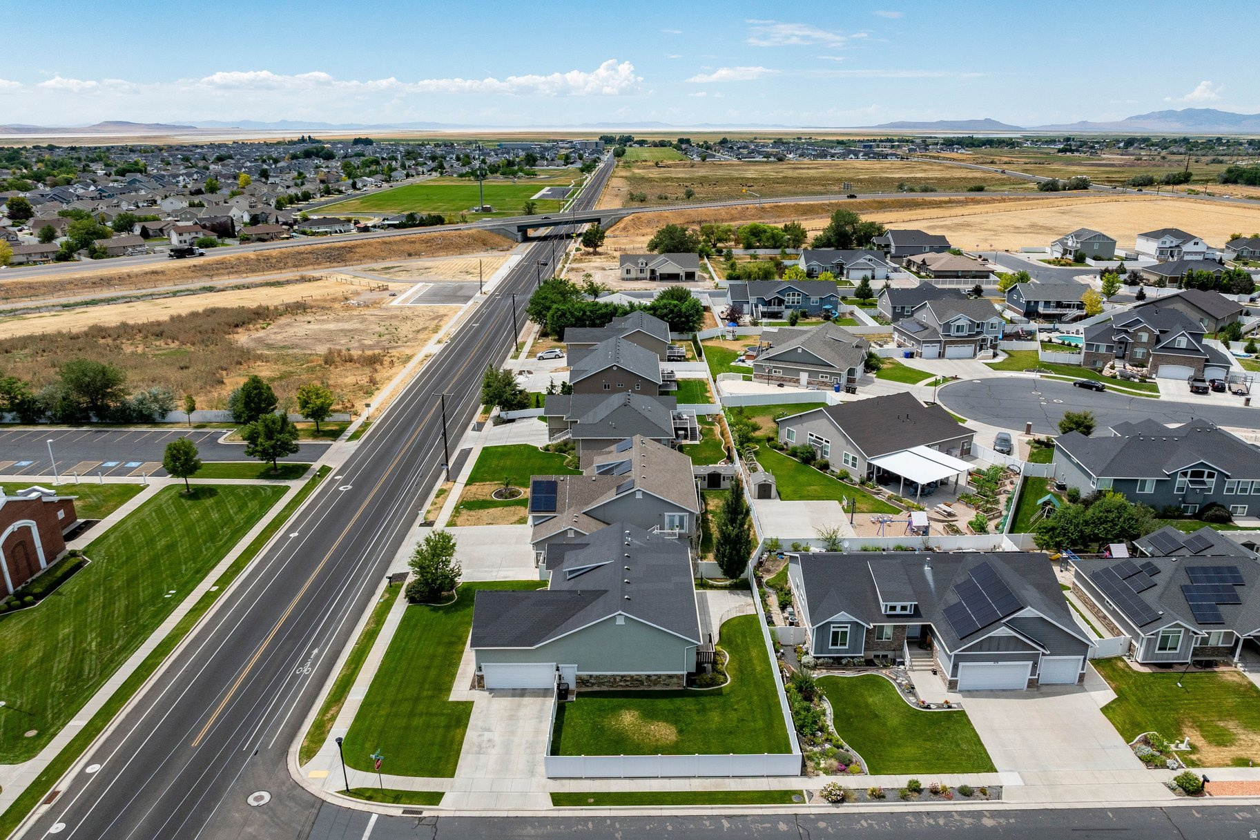 TRAILS EDGE - Residential