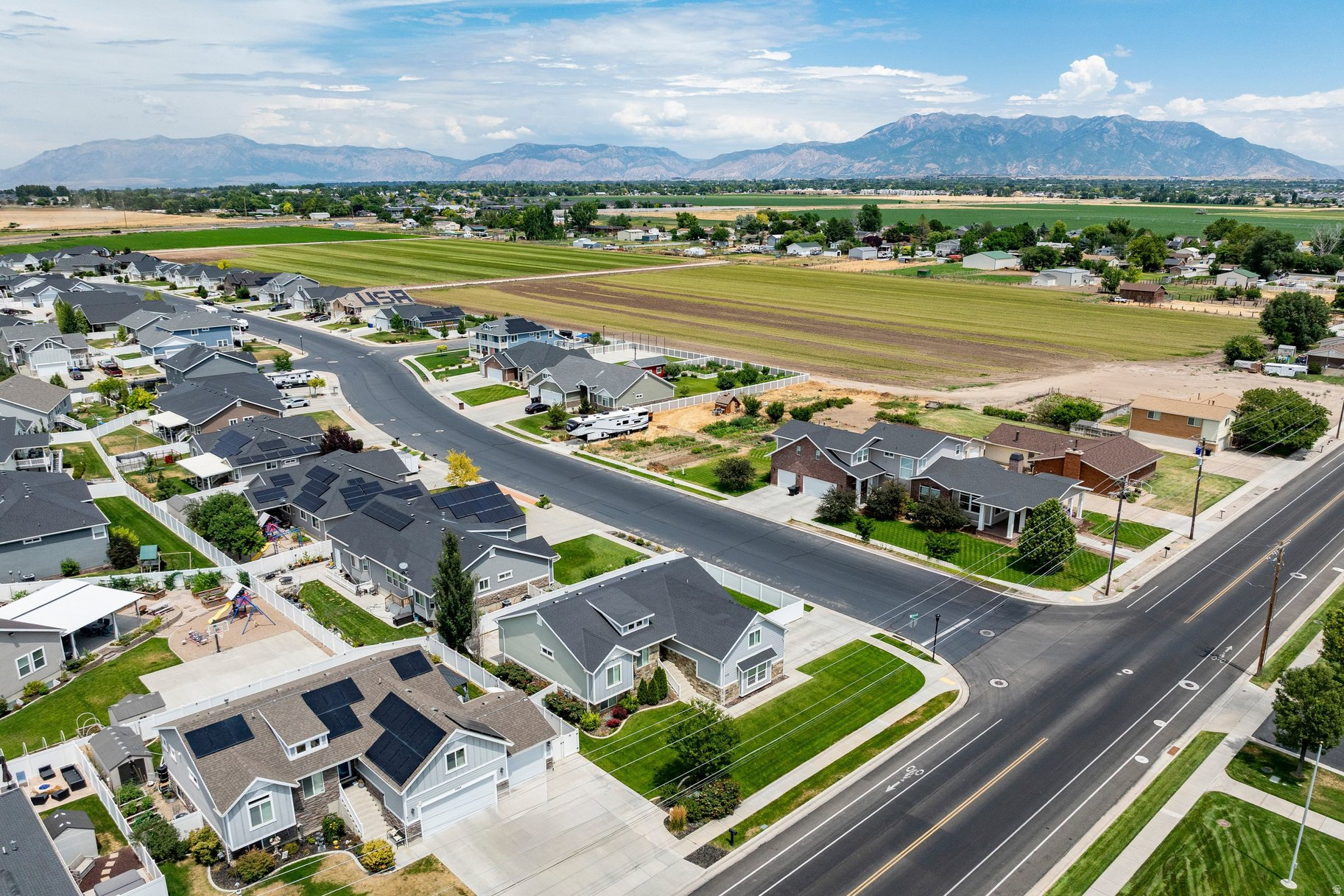 TRAILS EDGE - Residential
