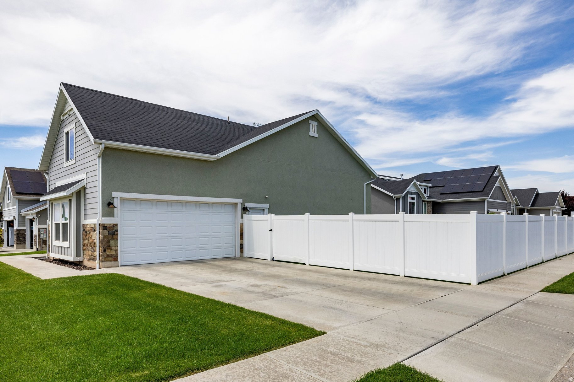 TRAILS EDGE - Residential