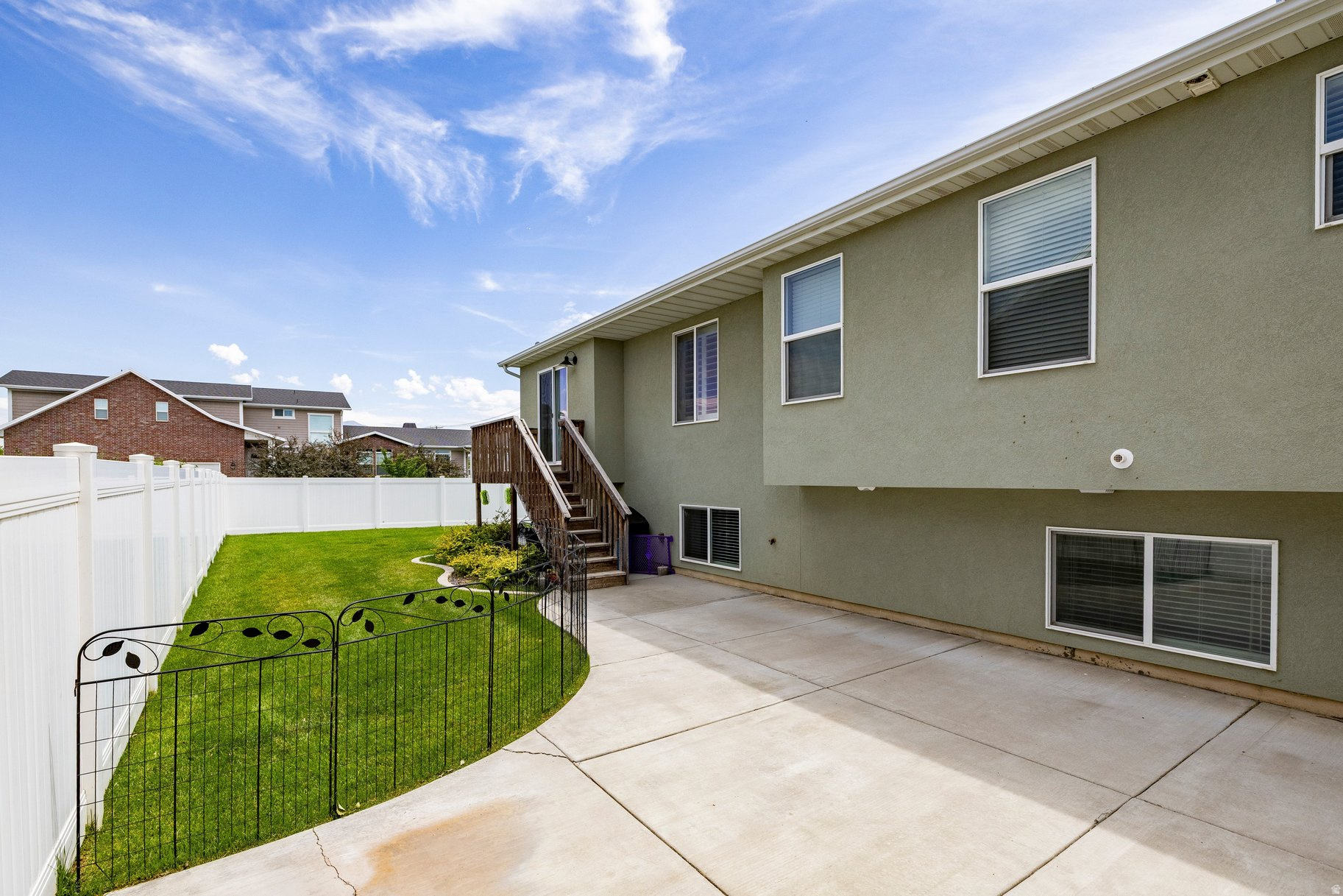 TRAILS EDGE - Residential