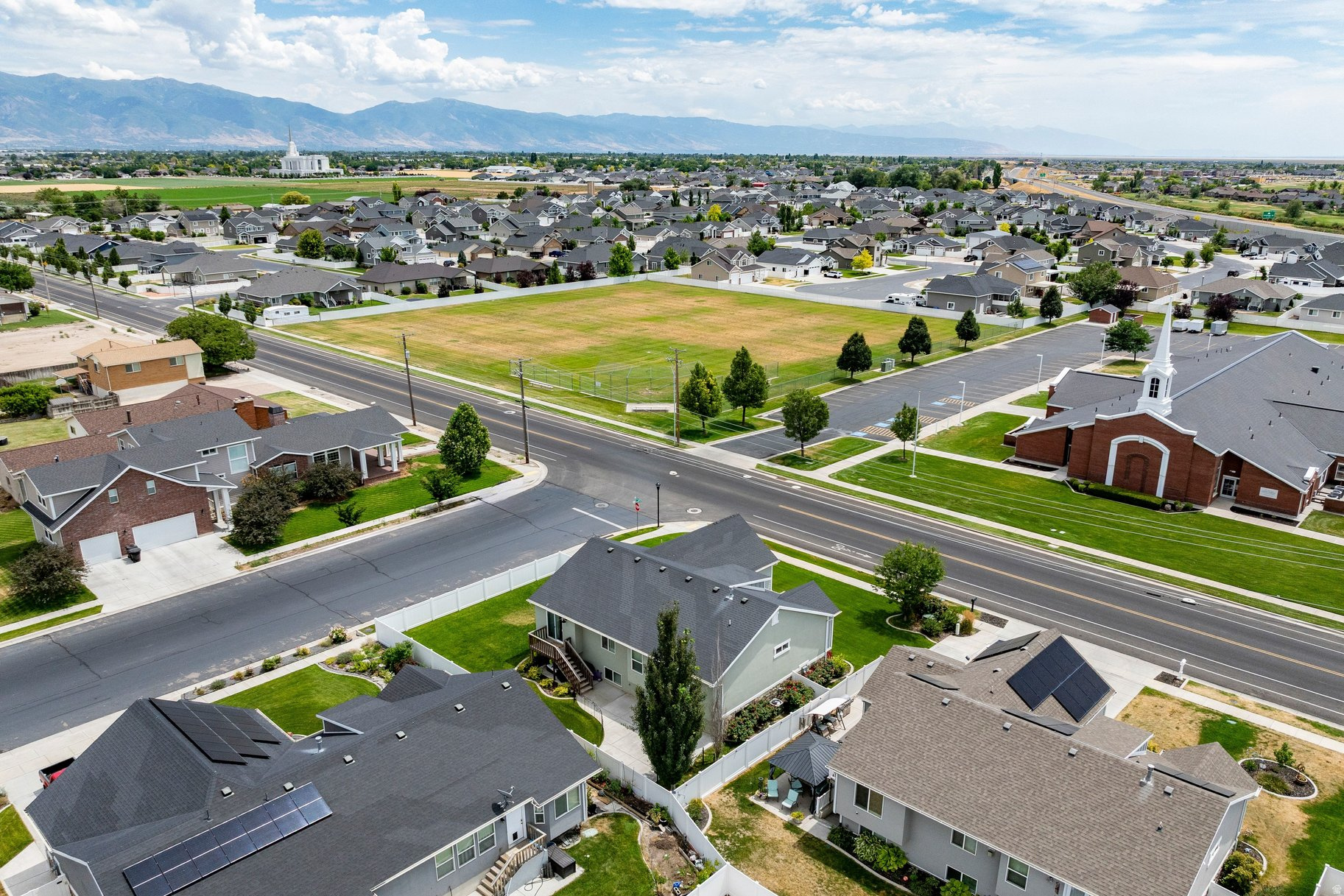 TRAILS EDGE - Residential