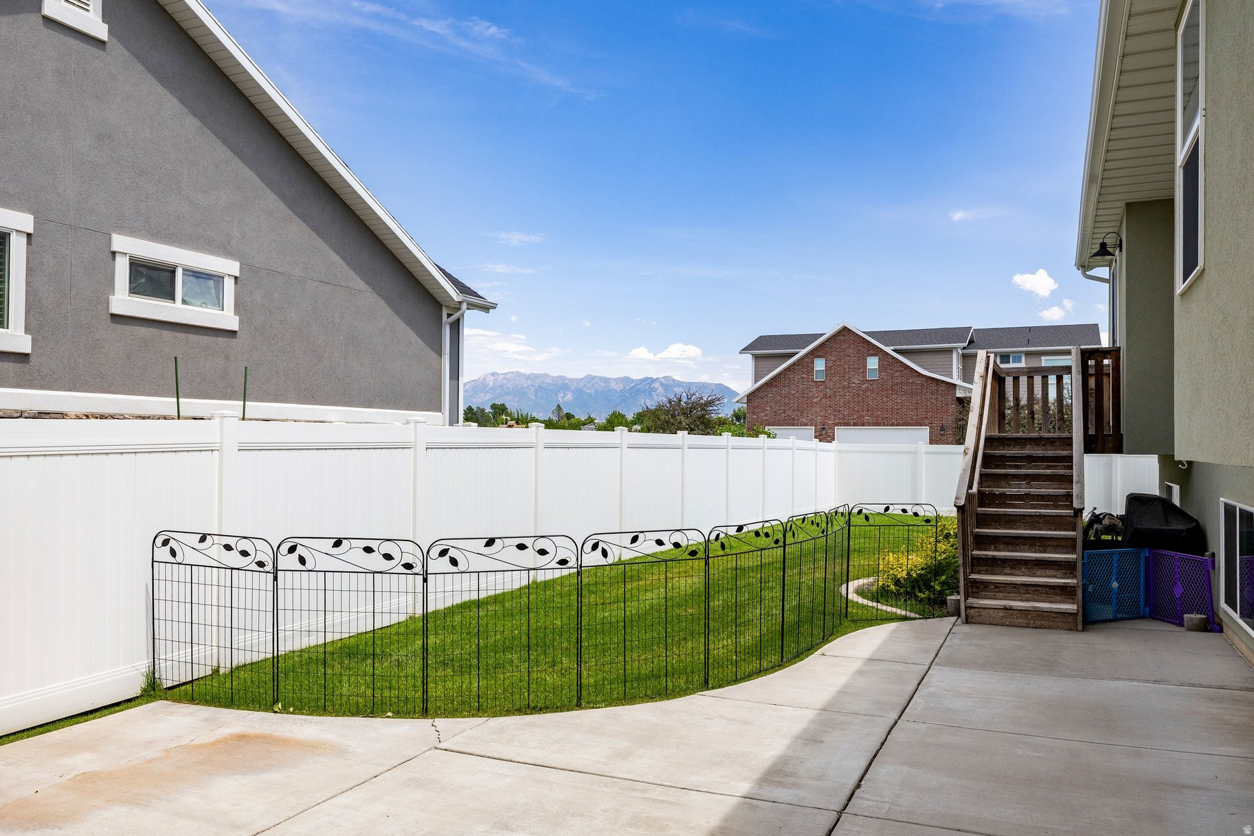 TRAILS EDGE - Residential