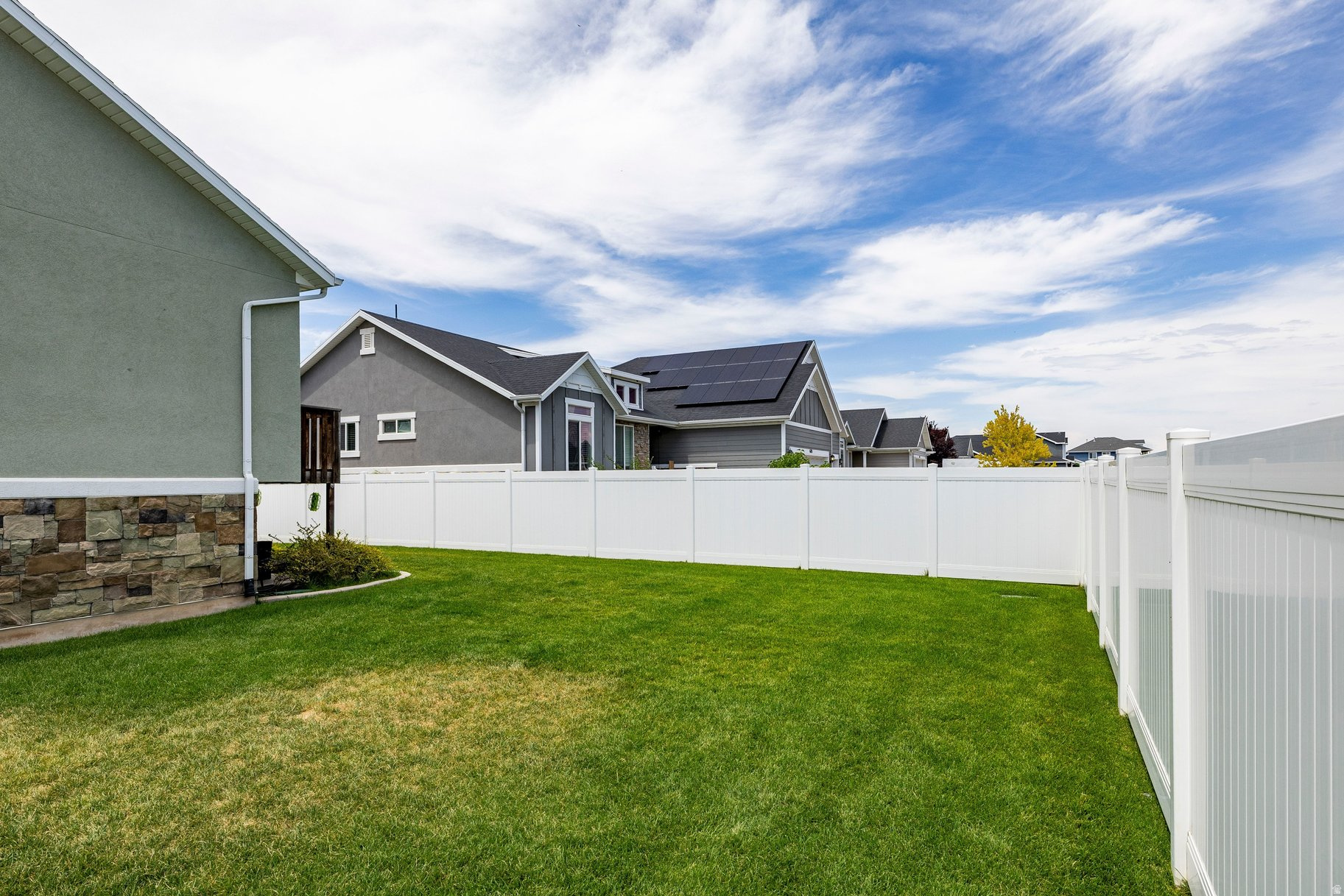 TRAILS EDGE - Residential