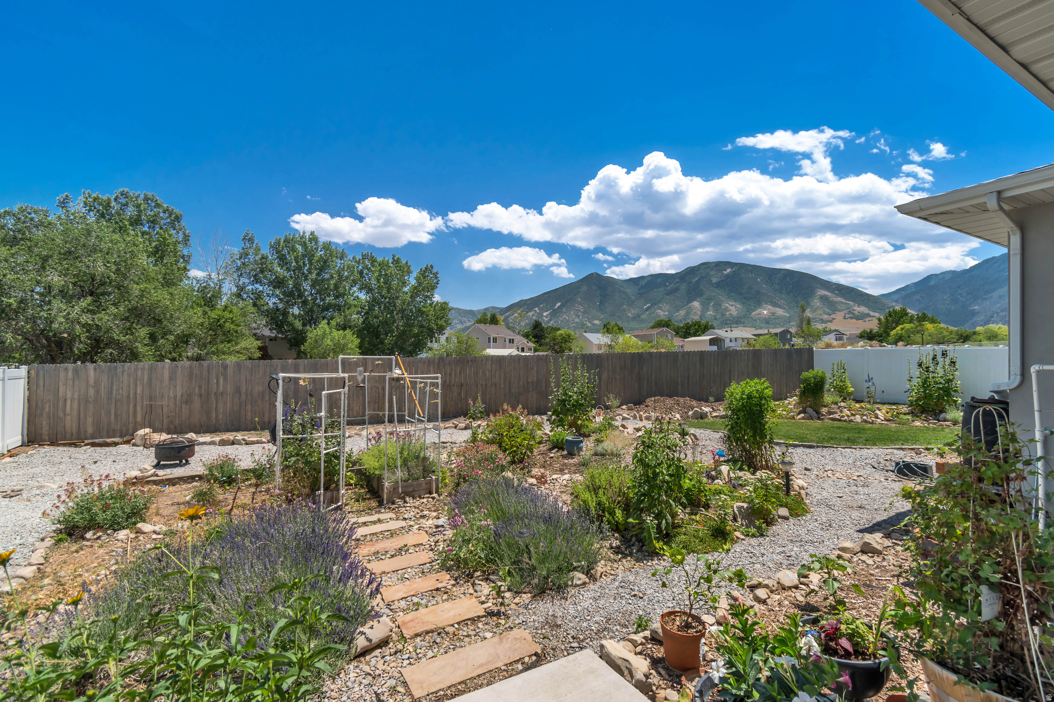 ENGLAND RIDGE SUBDIVISION - Residential