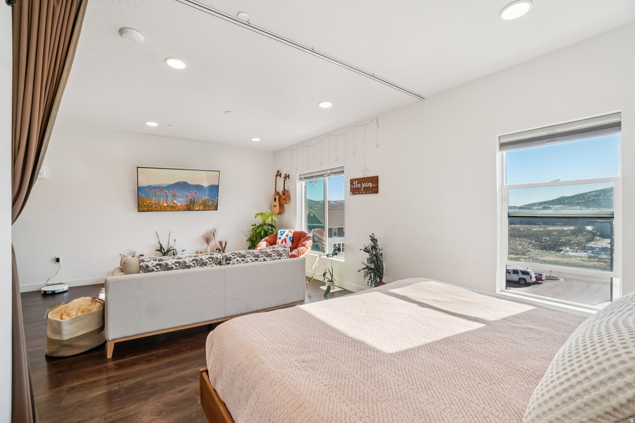 SILVER CREEK VILLAGE - Residential
