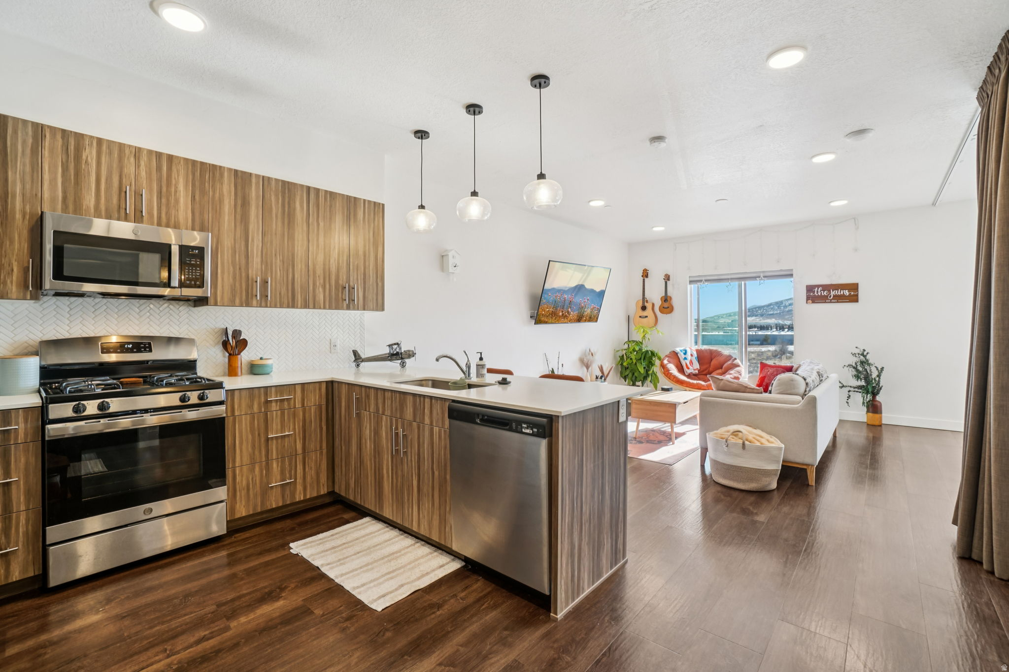 SILVER CREEK VILLAGE - Residential