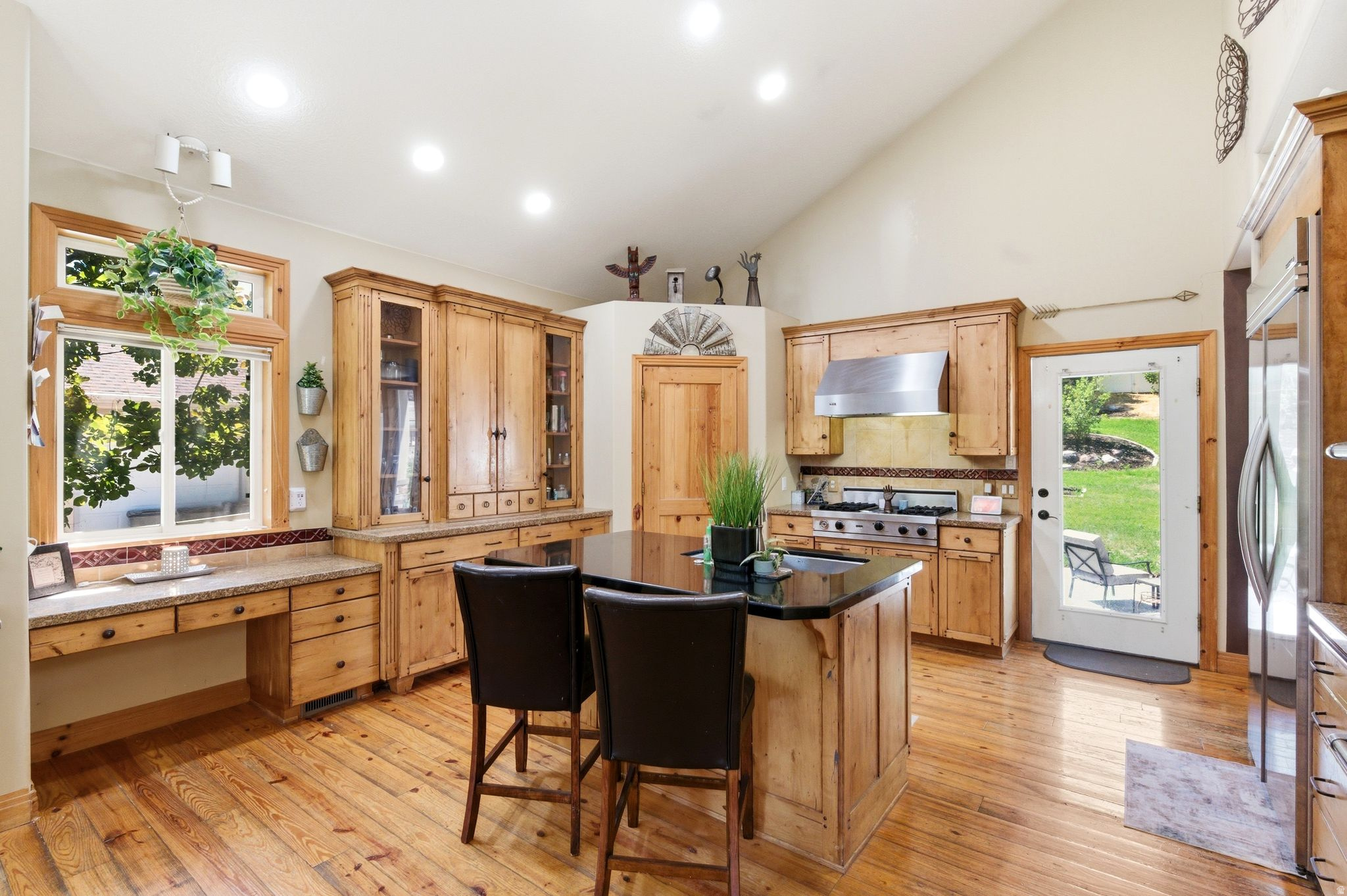 PARKWAY PALISADES - Residential