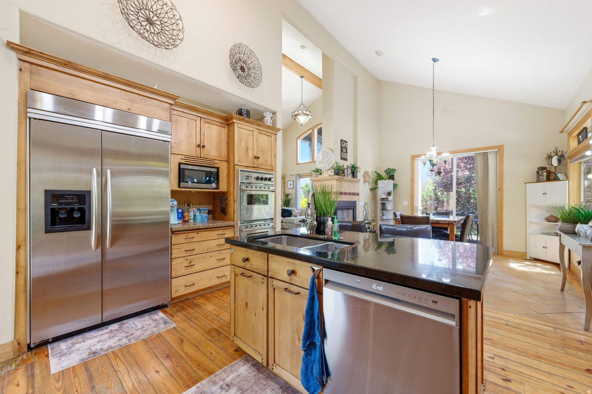 PARKWAY PALISADES - Residential