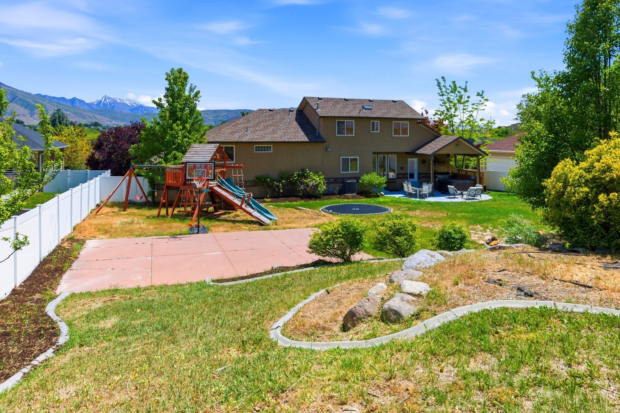 PARKWAY PALISADES - Residential