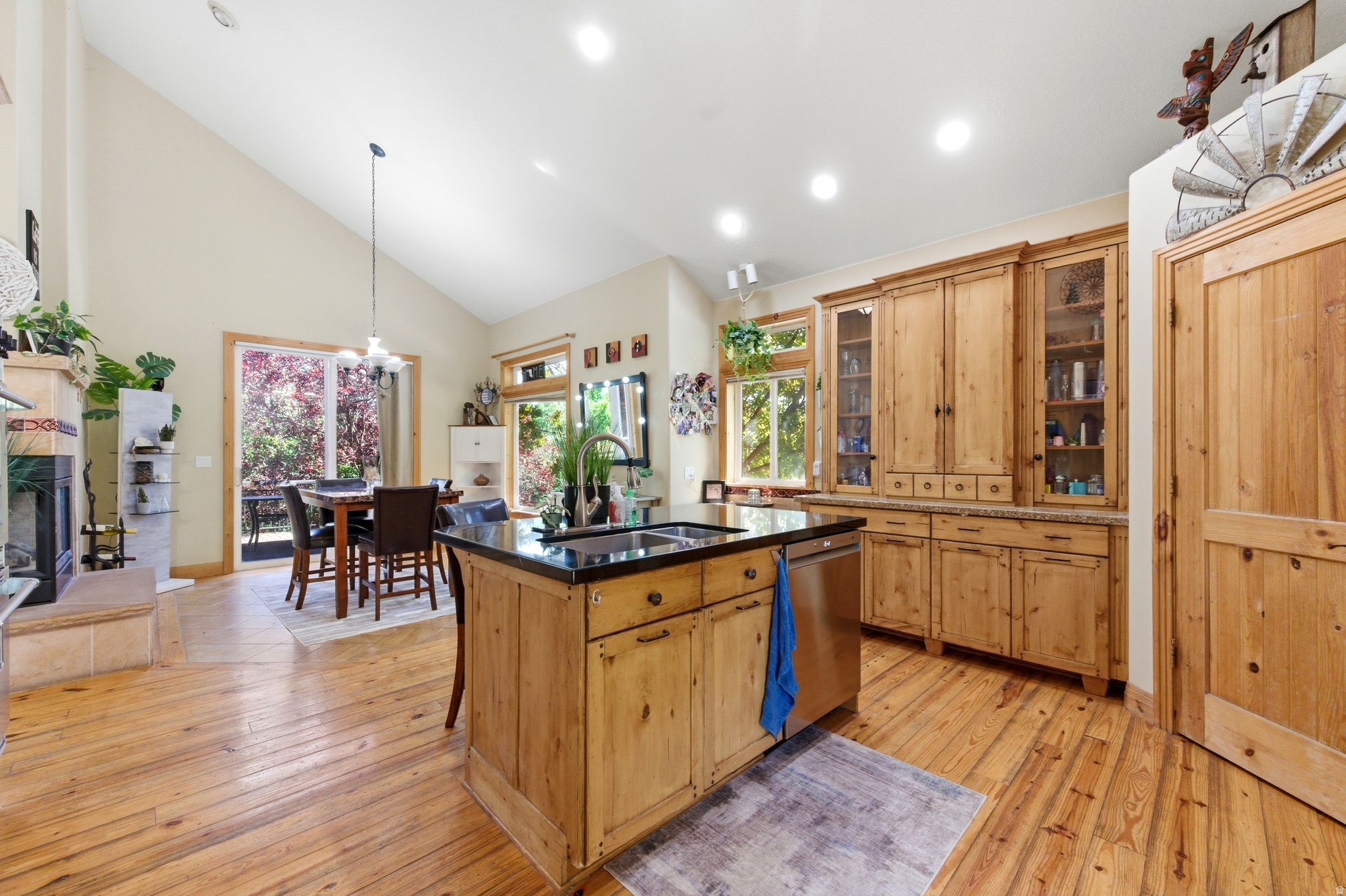 PARKWAY PALISADES - Residential