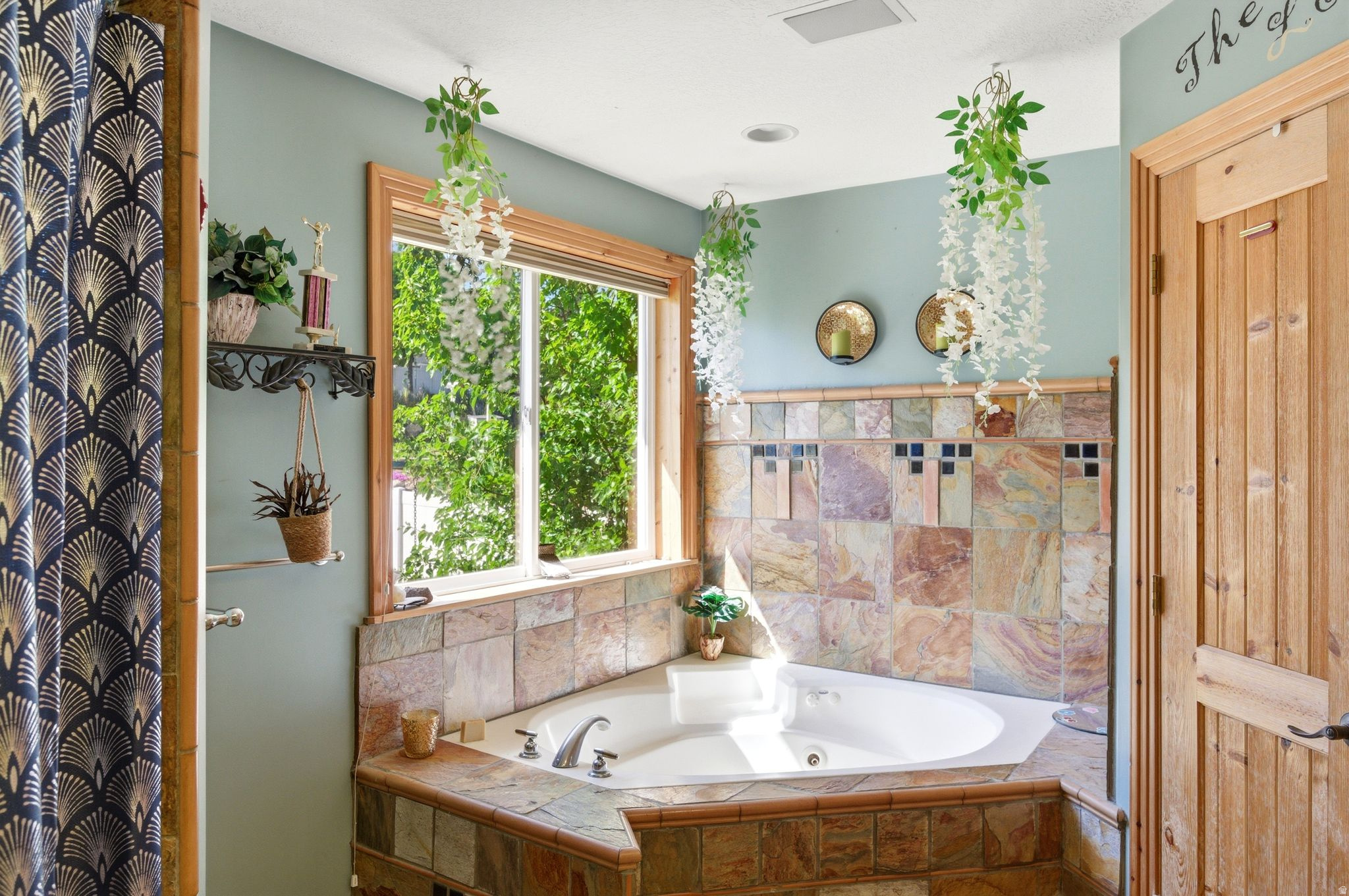 PARKWAY PALISADES - Residential