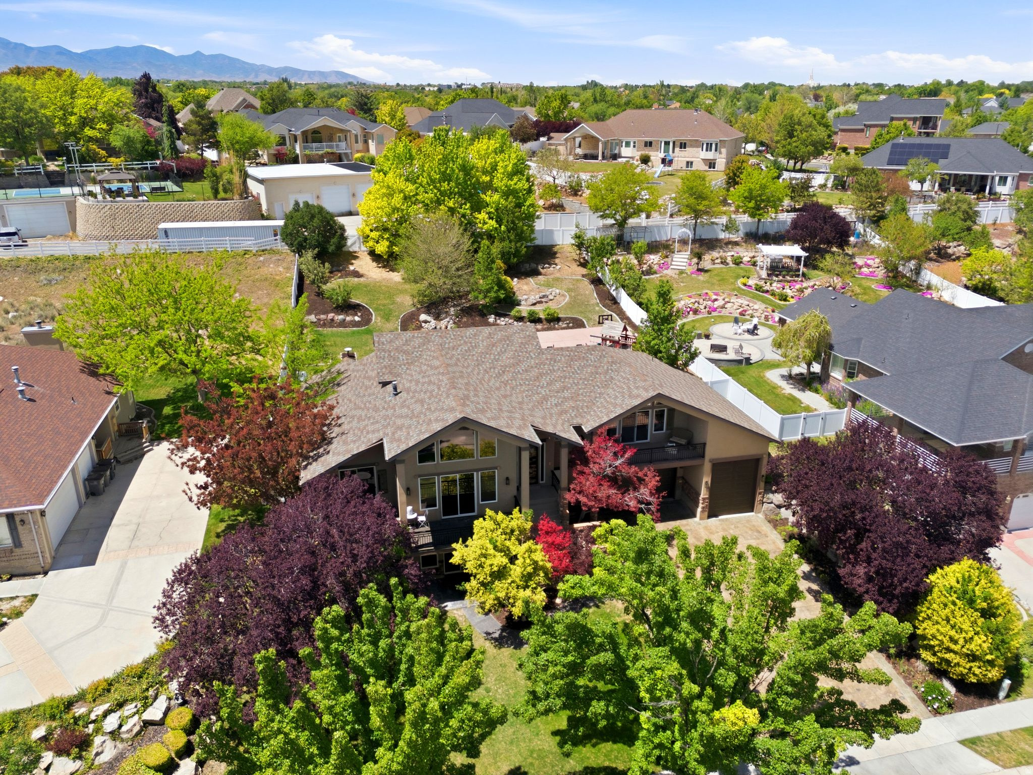 PARKWAY PALISADES - Residential