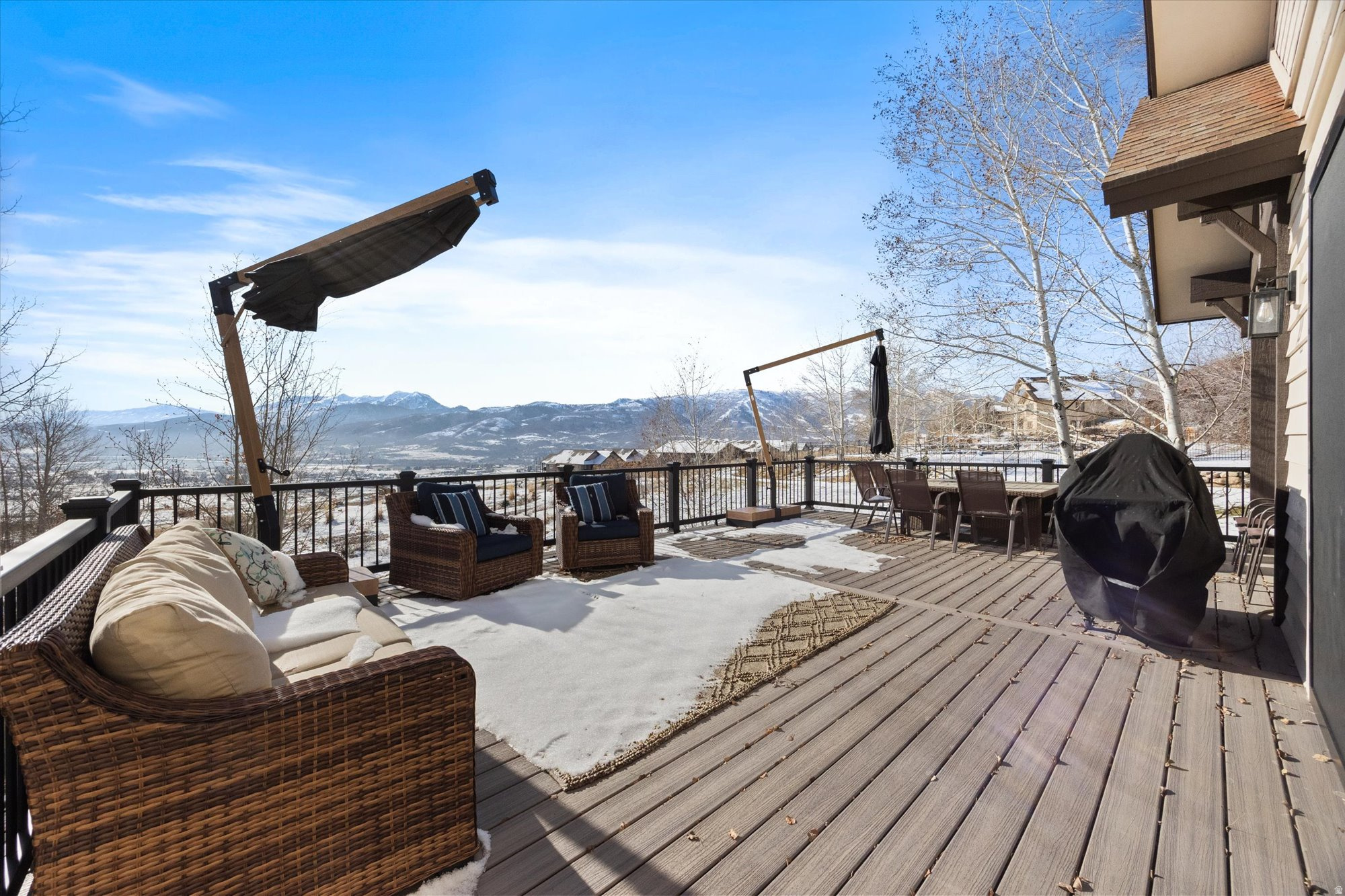 TRAPPERS RIDGE - Residential