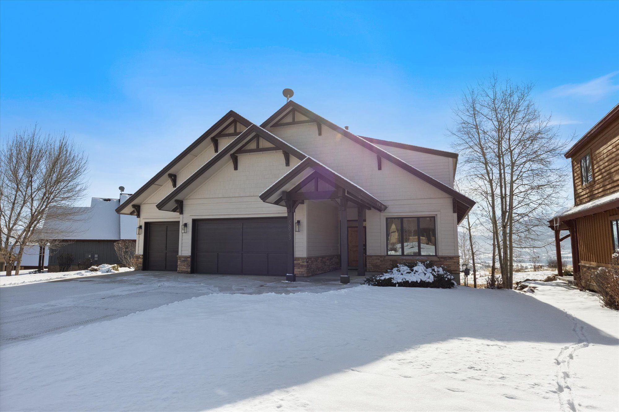 TRAPPERS RIDGE - Residential