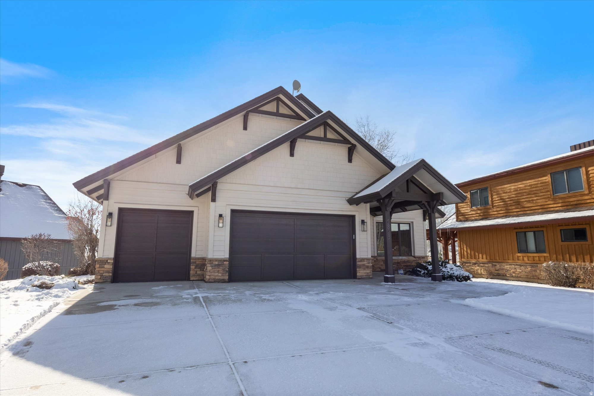 TRAPPERS RIDGE - Residential