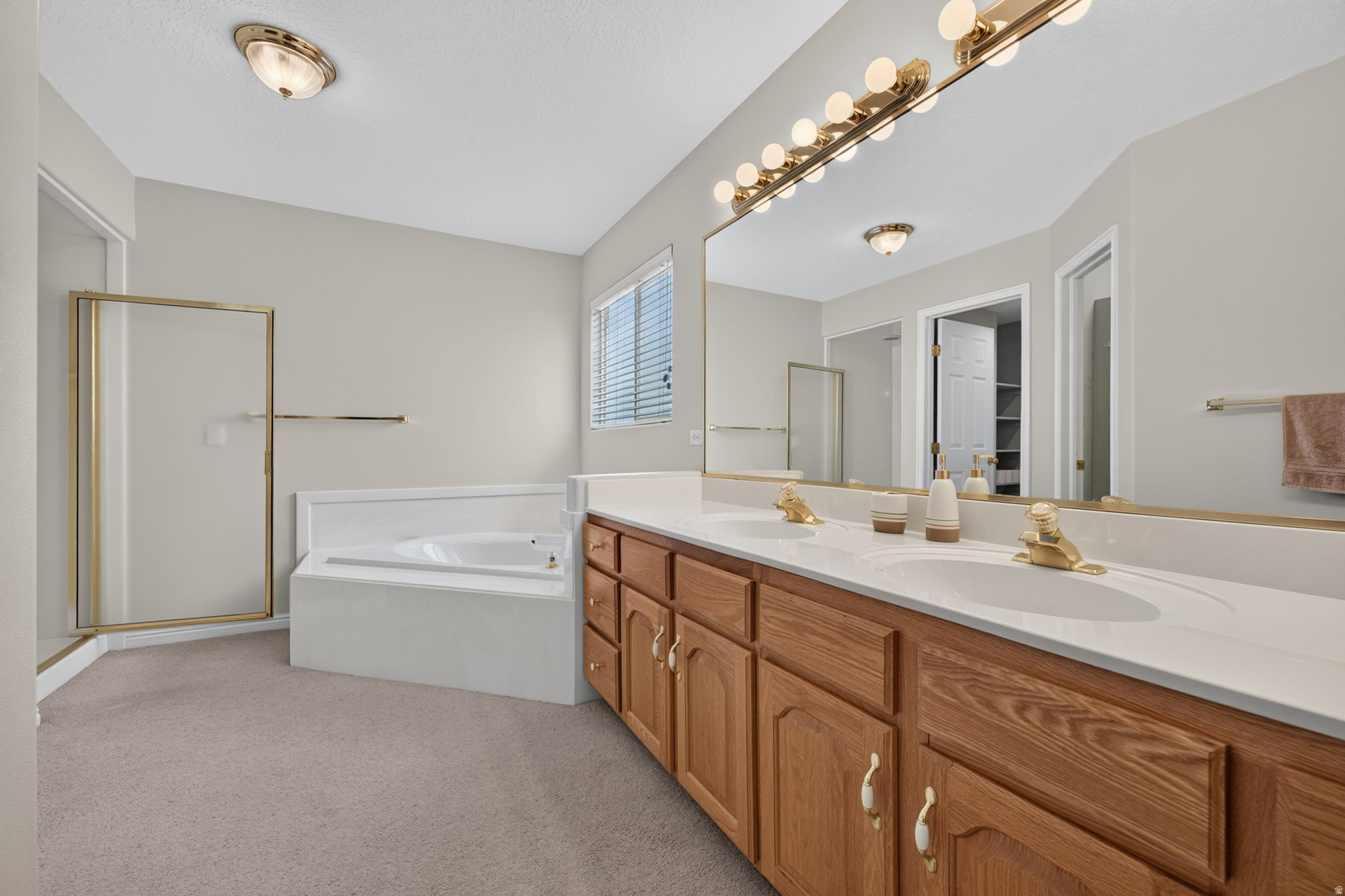 SILVER CREEK TOWNHOMES - Residential