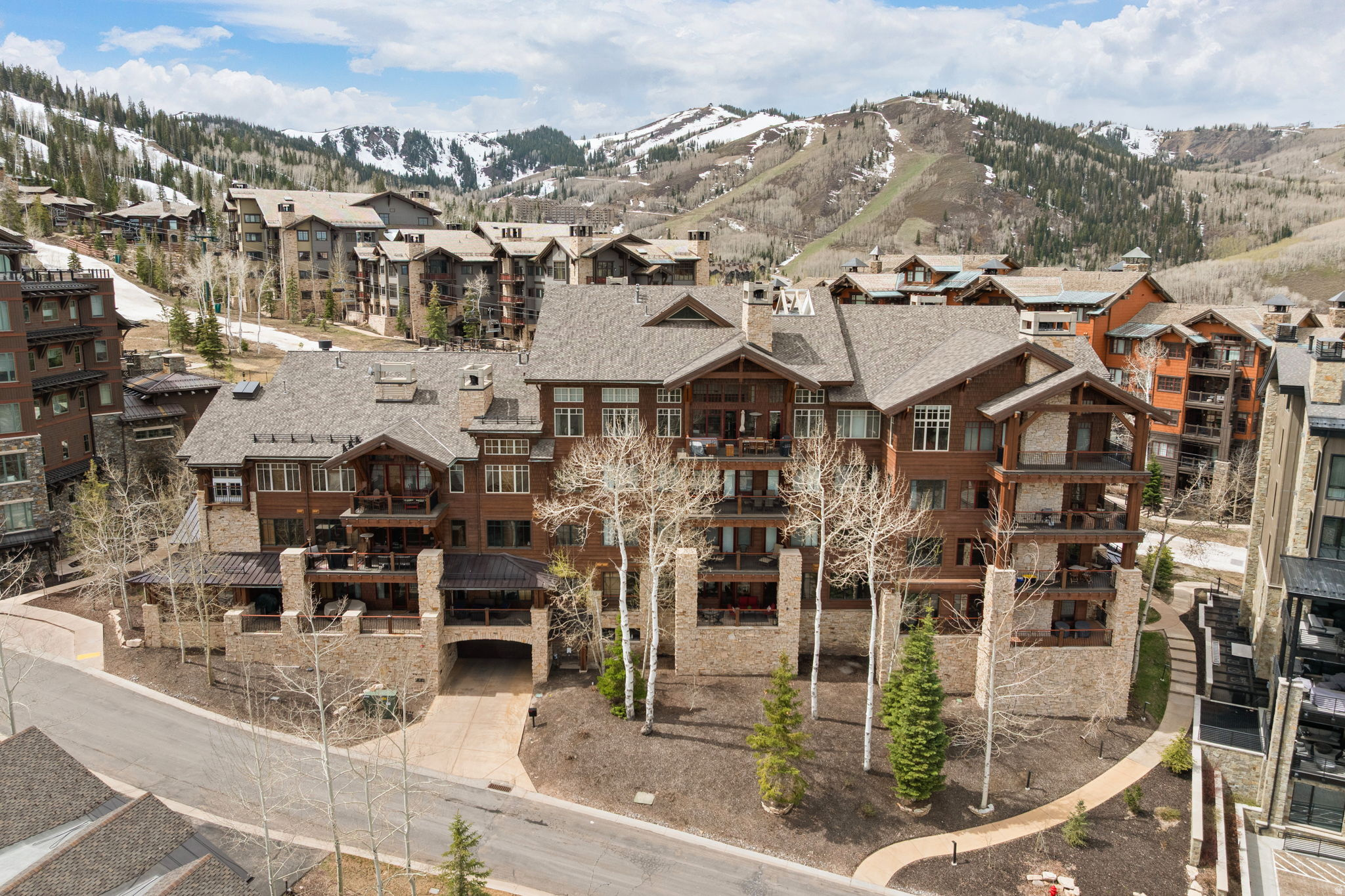 SHOOTING STAR LODGE CONDO - Residential