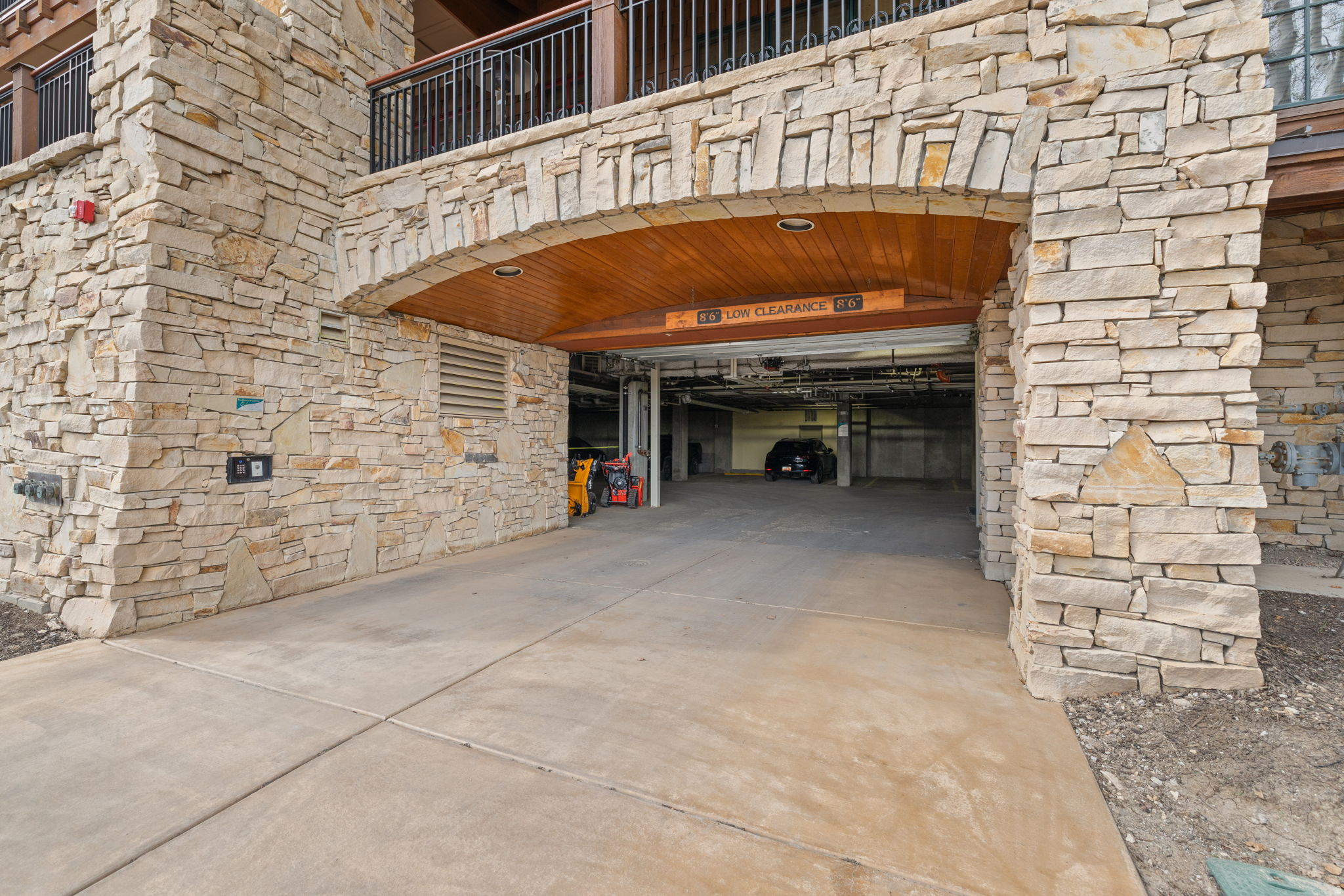 SHOOTING STAR LODGE CONDO - Residential