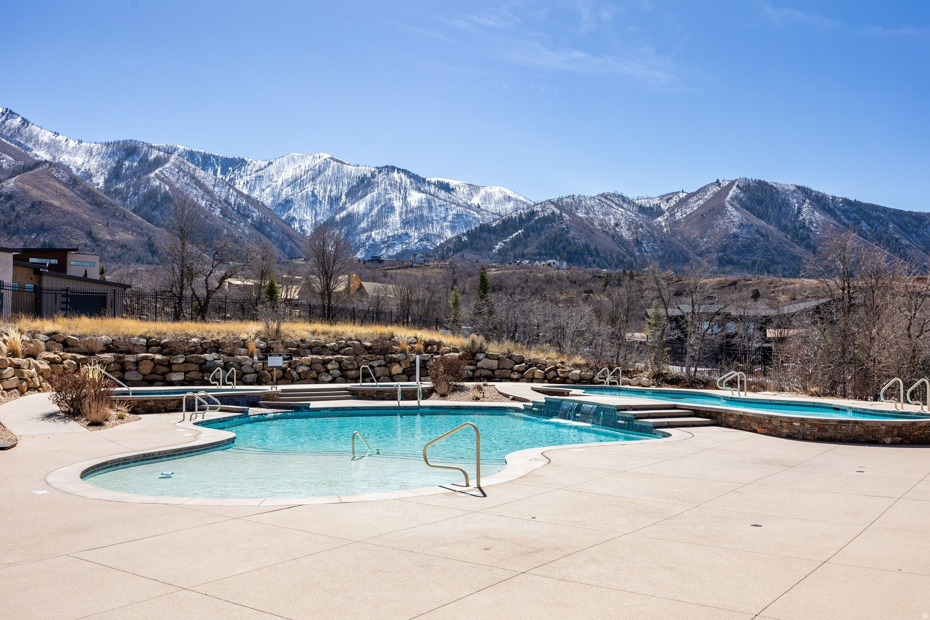 SUMMIT CREEK - Residential