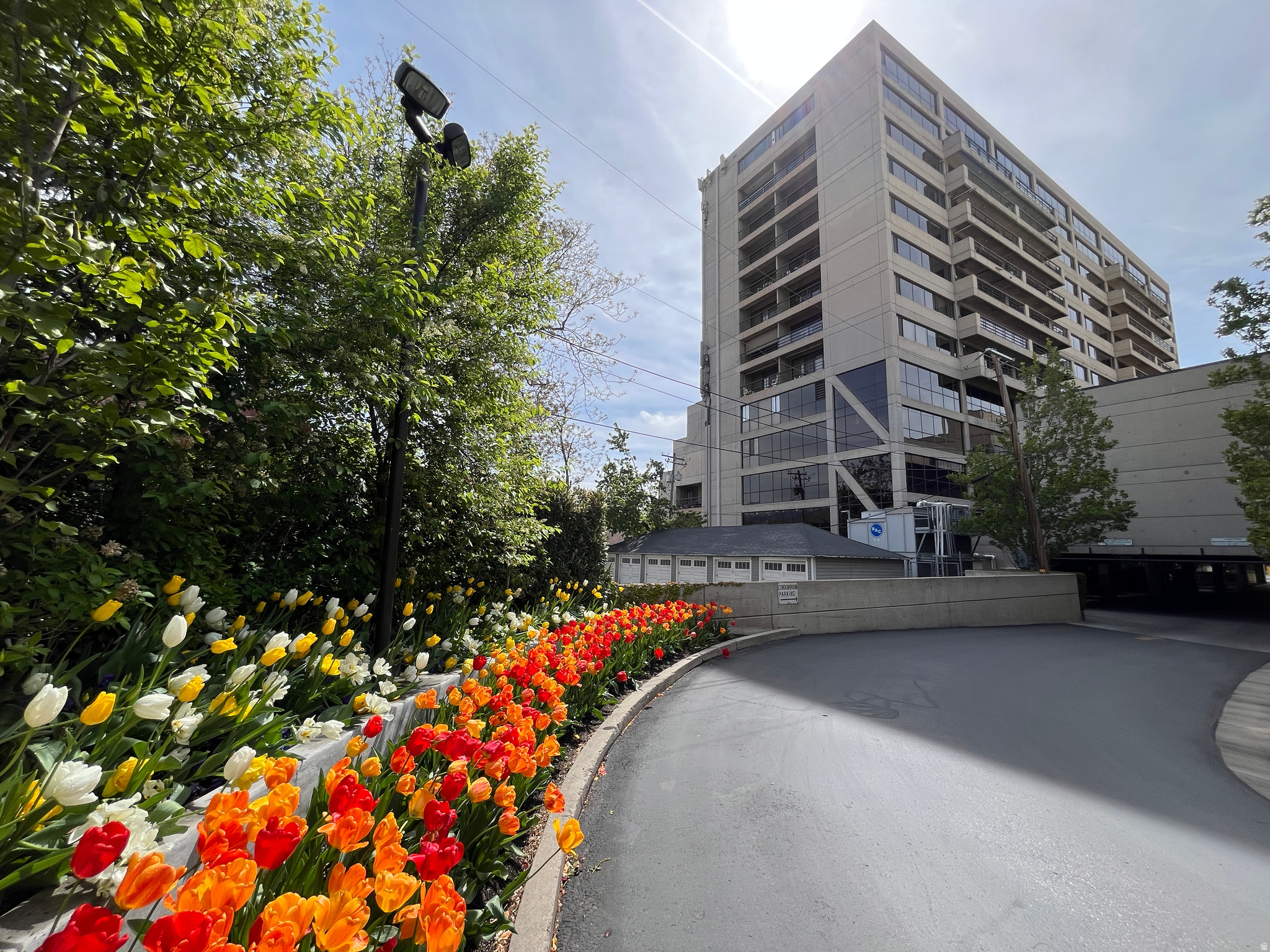 GOVERNORS PLAZA - Residential