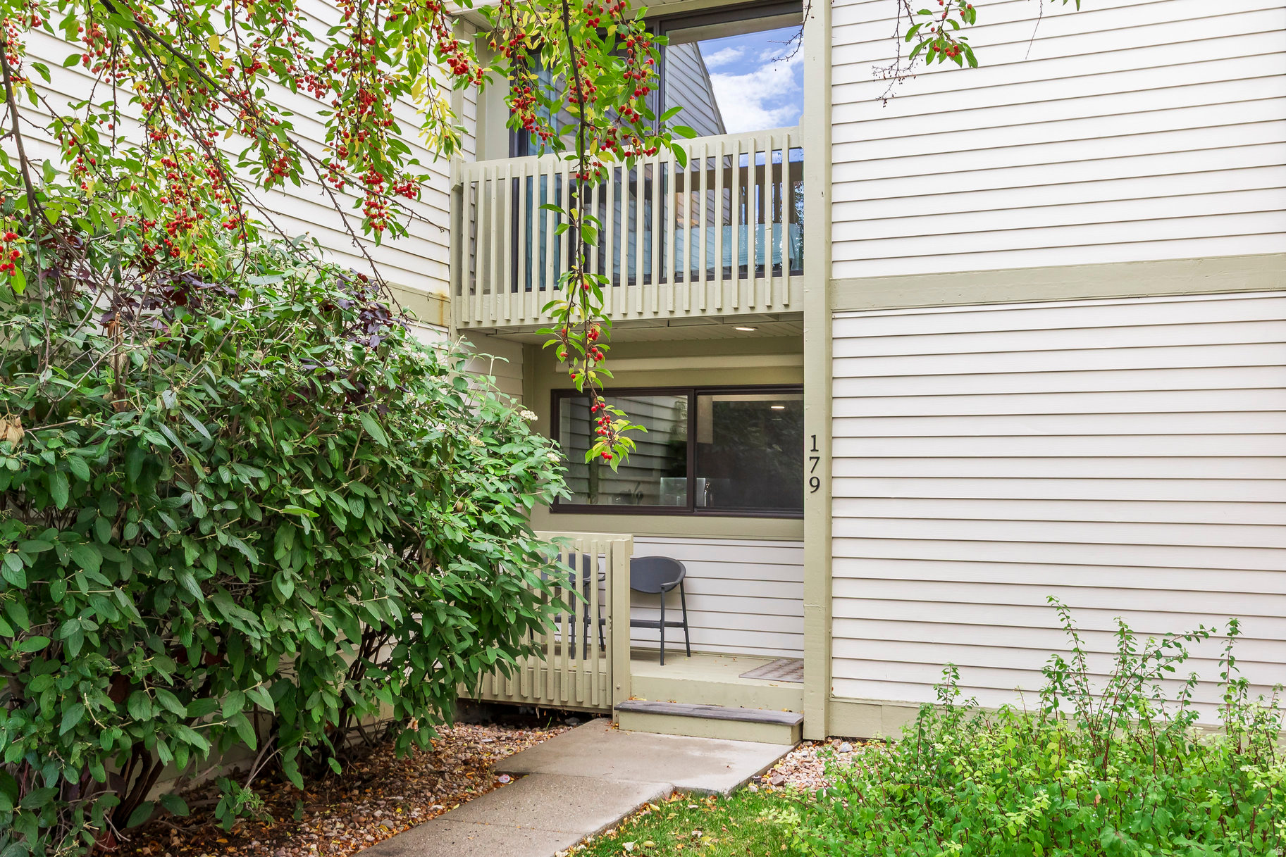 RACQUET CLUB VILLAGE SUB - Residential