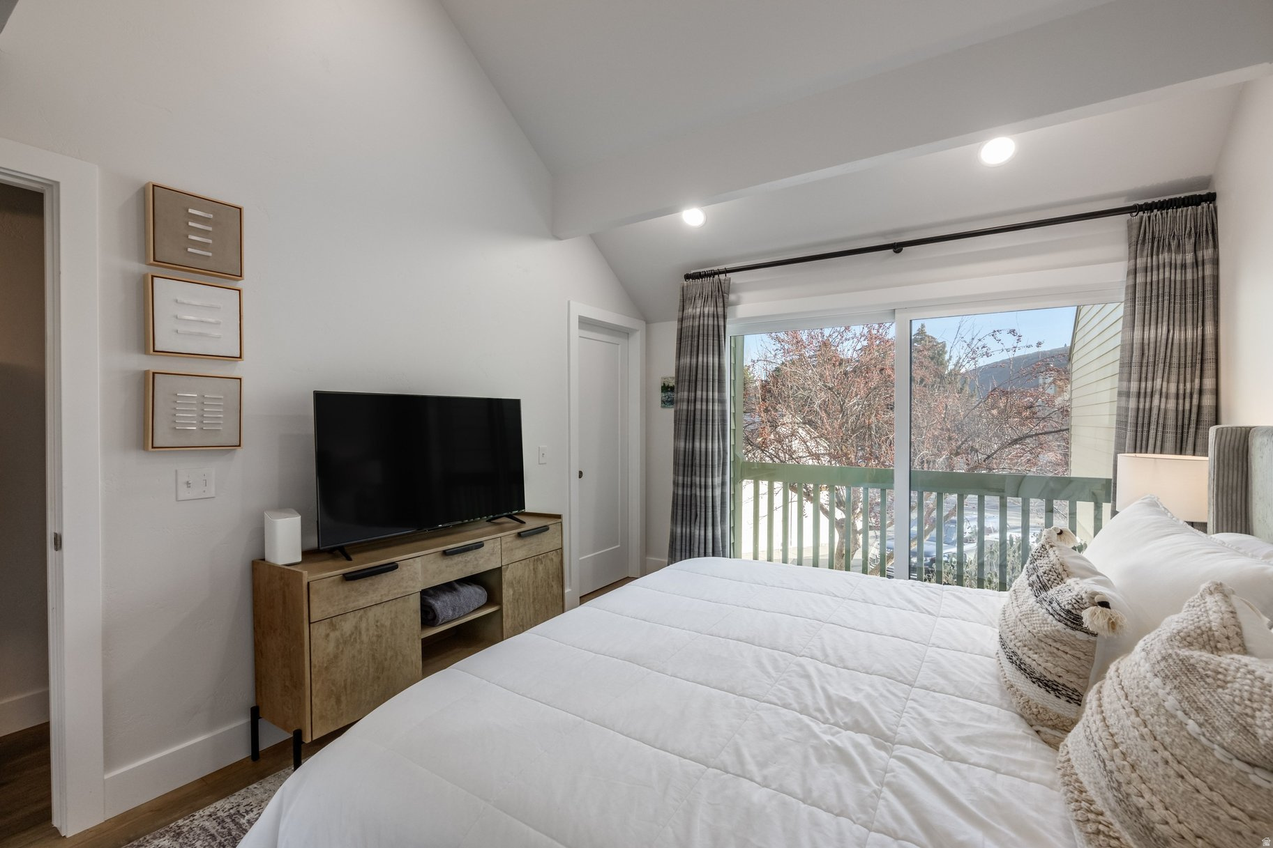 RACQUET CLUB VILLAGE SUB - Residential