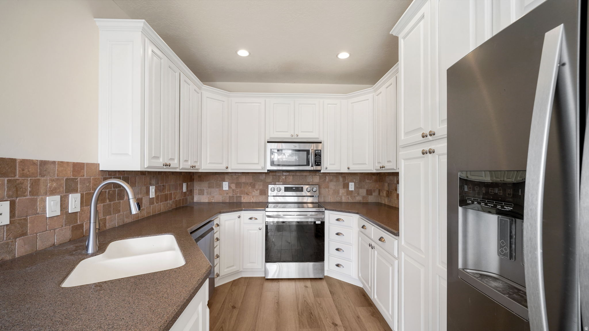 WOOD ESTATES - Residential