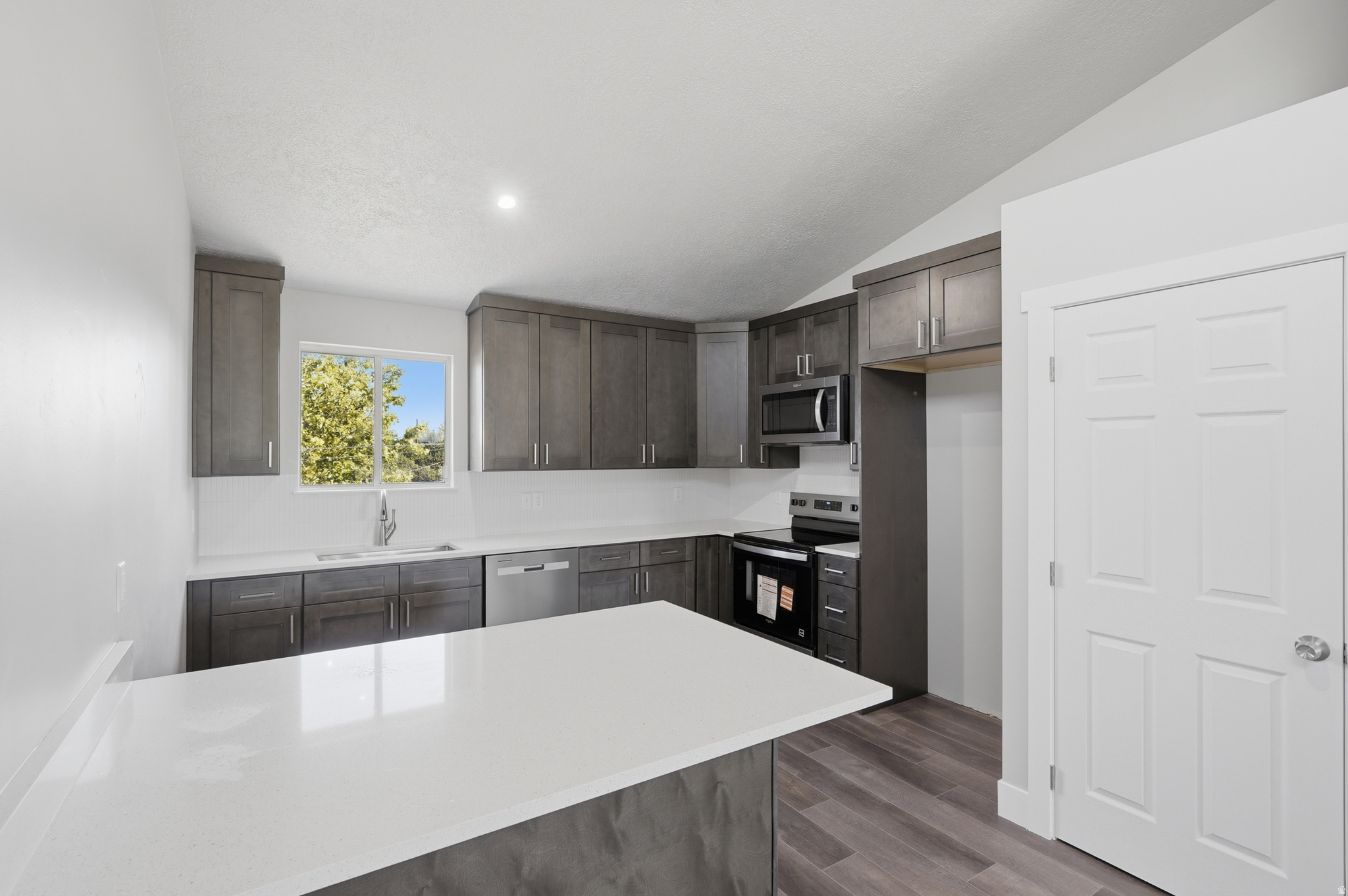 MEADOWBROOK FARMS - Residential