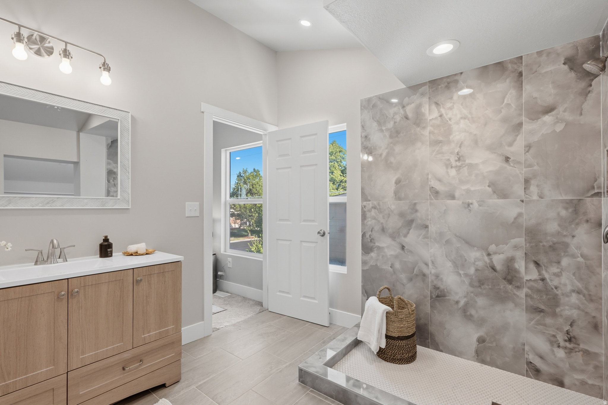 MEADOWBROOK FARMS - Residential