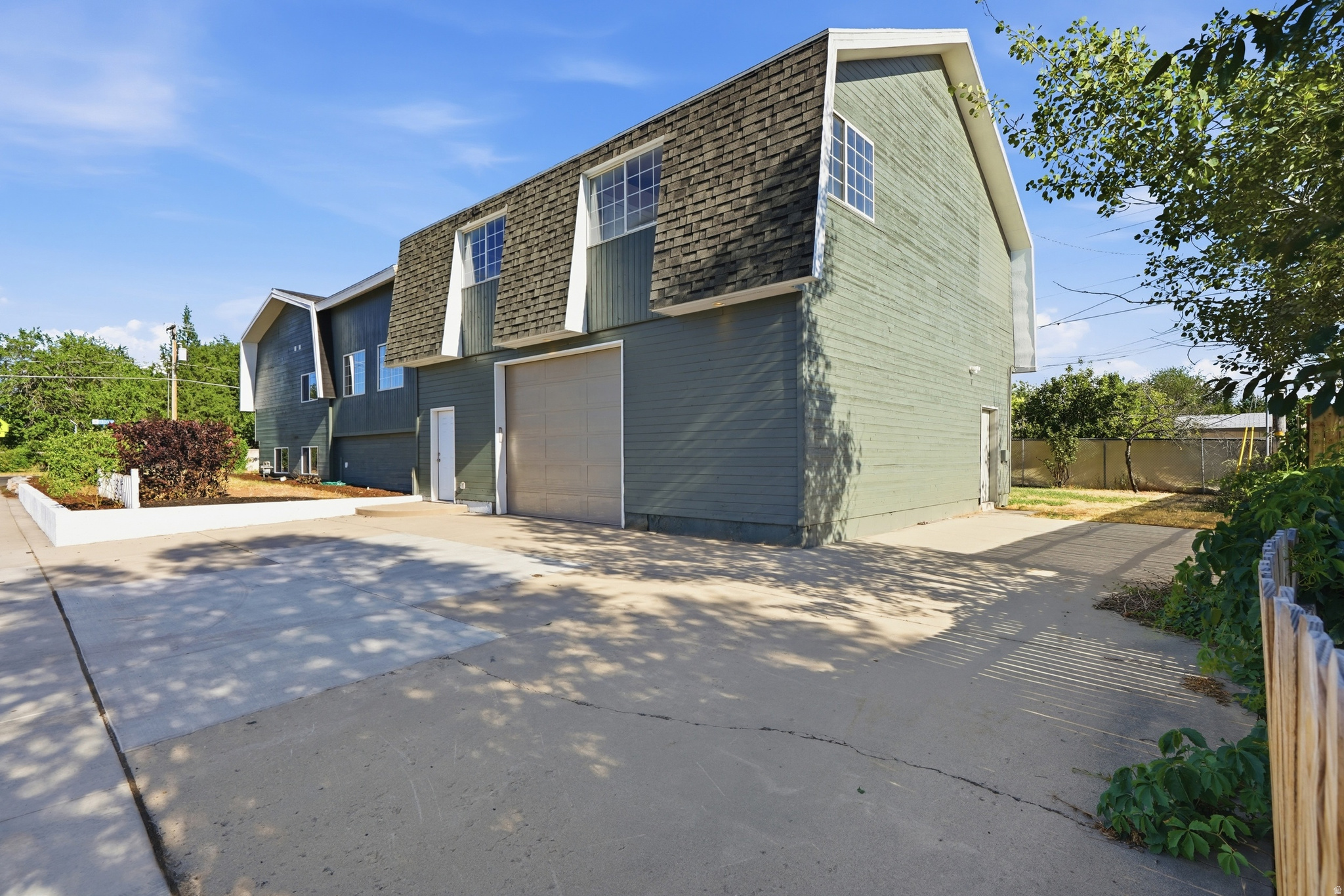 MEADOWBROOK FARMS - Residential