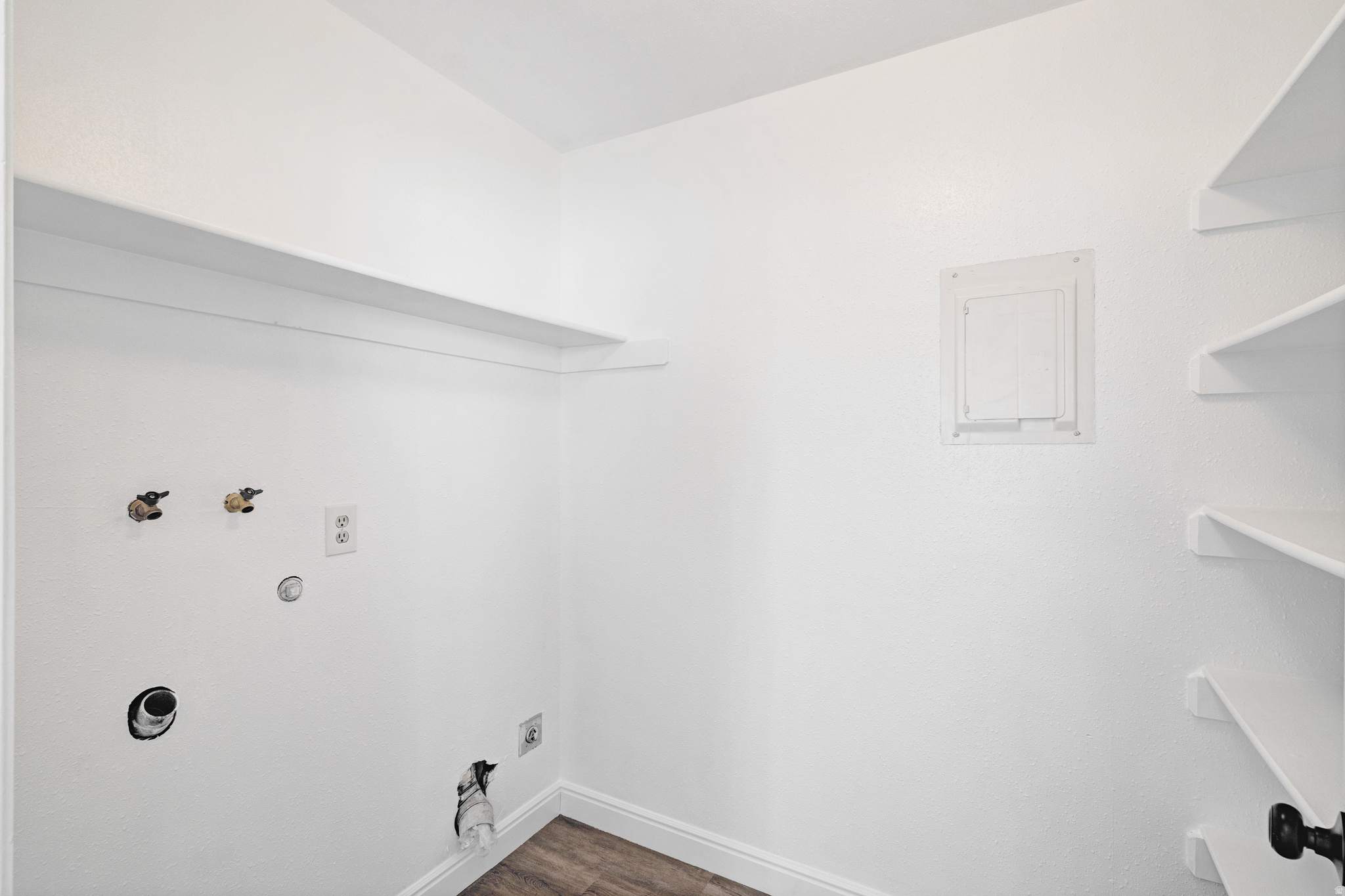 COVENTRY MANOR - Residential