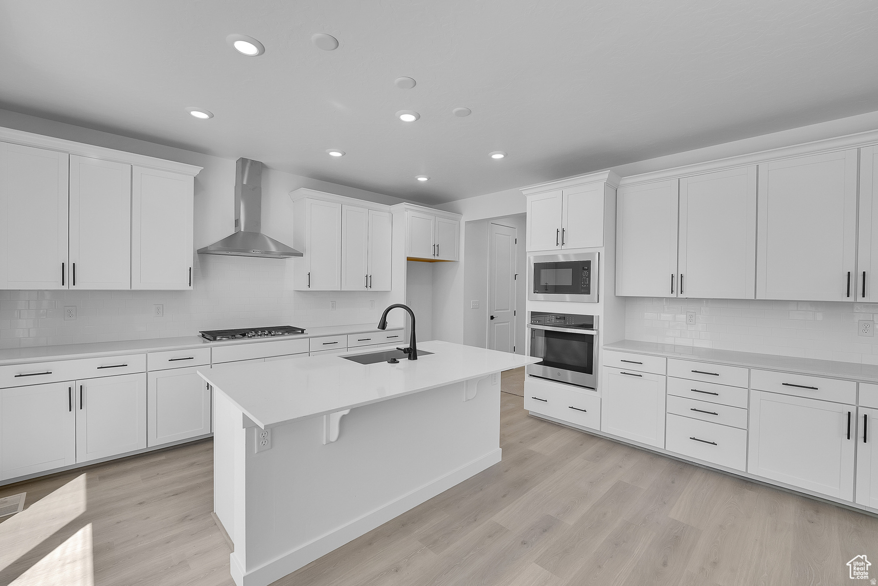 PONY EXPRESS ESTATES - Residential