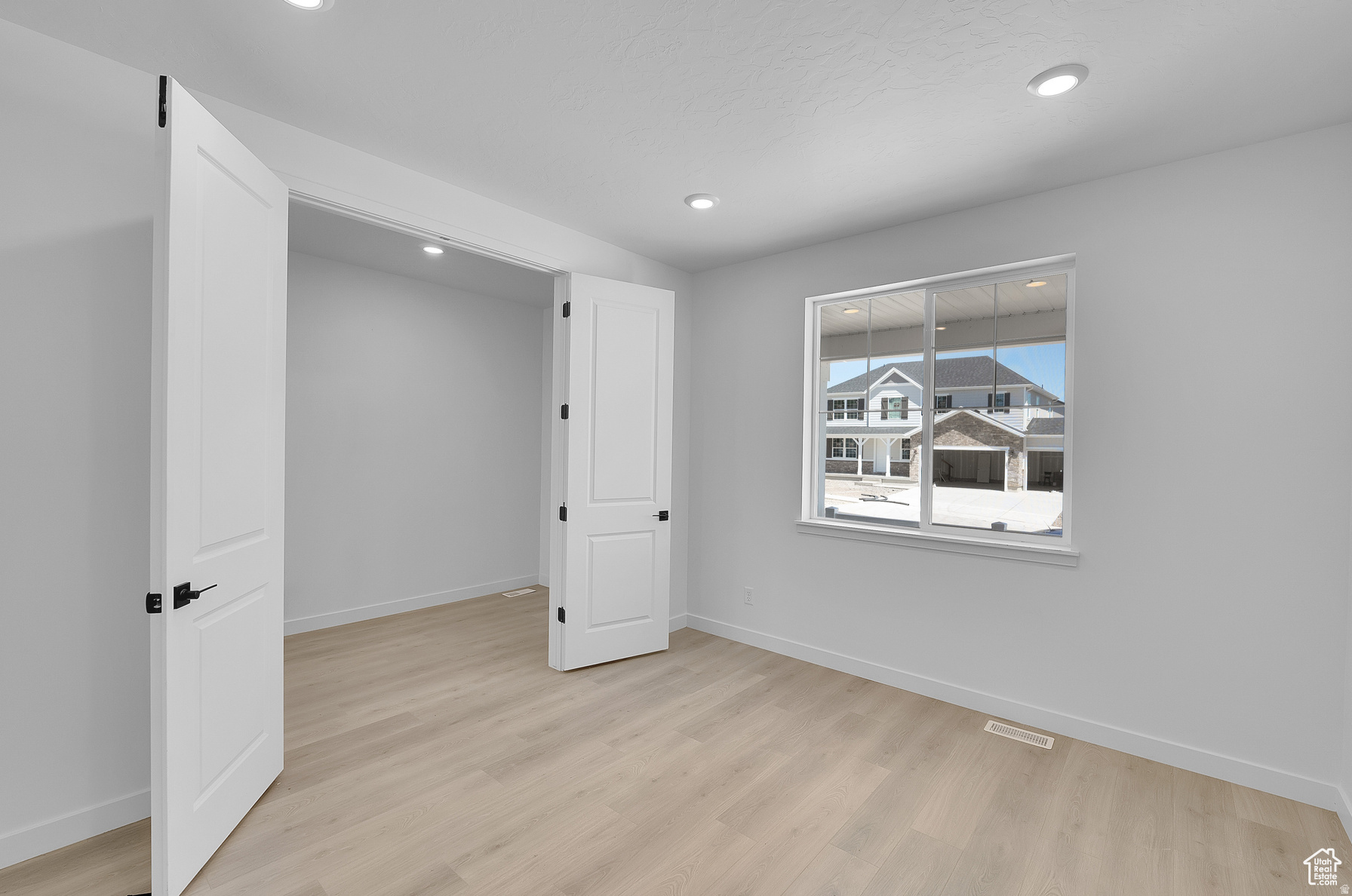 PONY EXPRESS ESTATES - Residential
