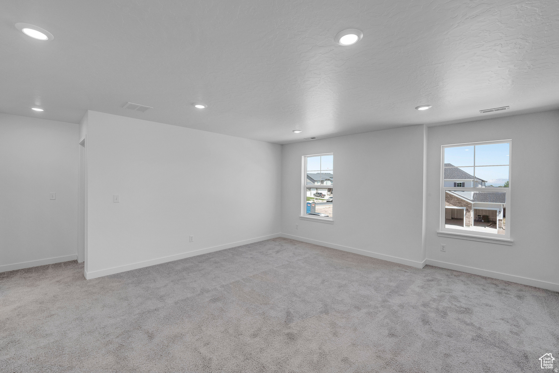 PONY EXPRESS ESTATES - Residential