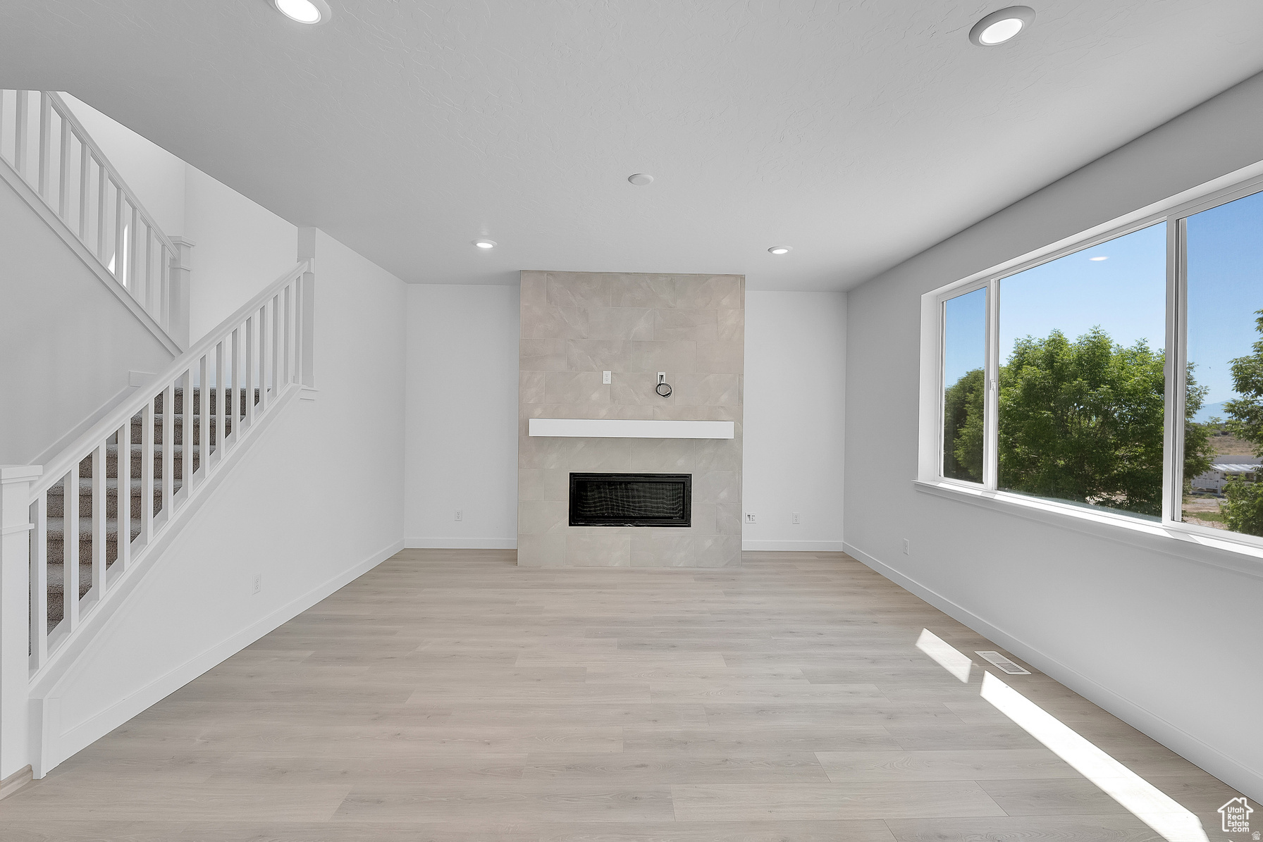 PONY EXPRESS ESTATES - Residential
