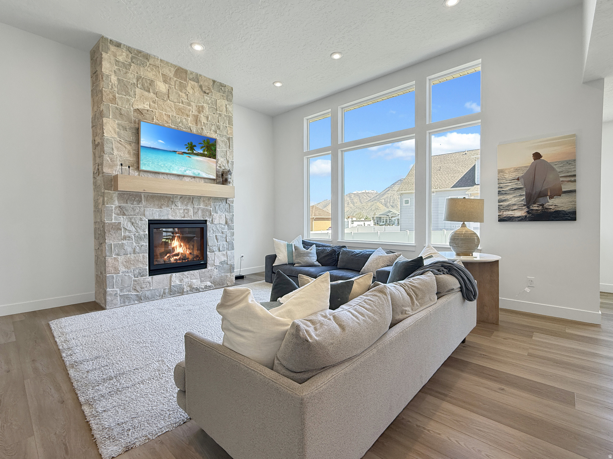 ROCKY - Residential