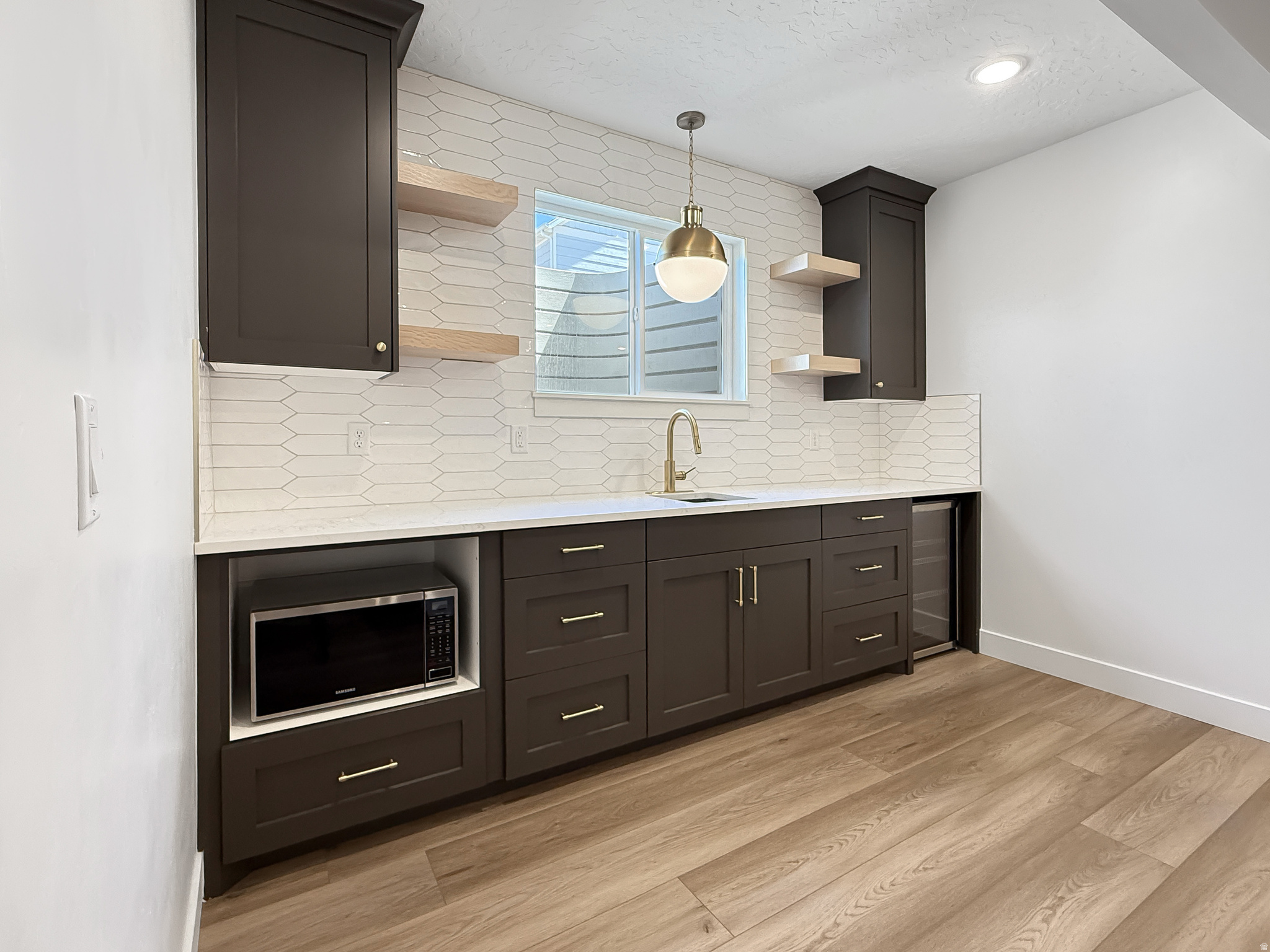 ROCKY - Residential