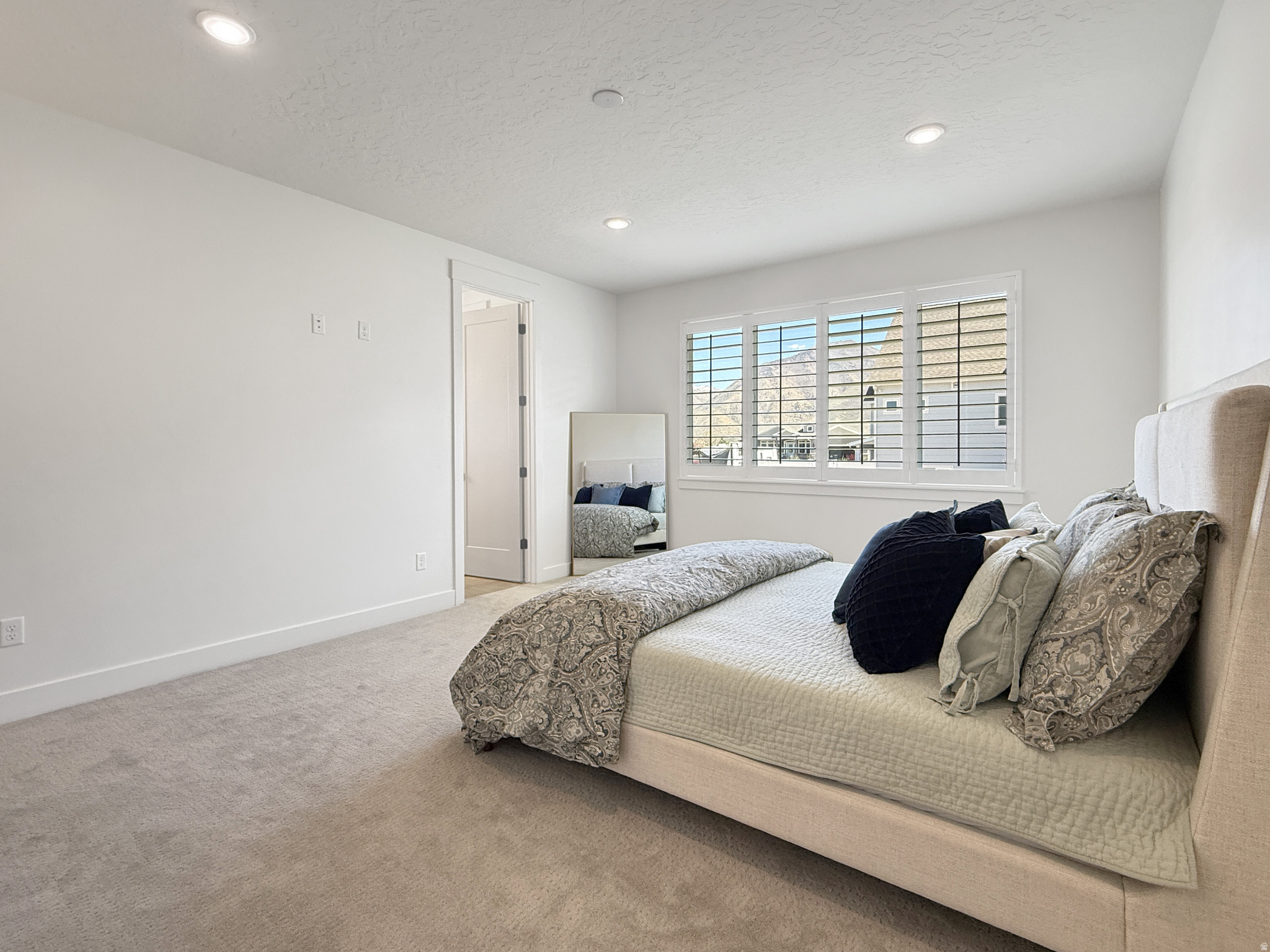 ROCKY - Residential