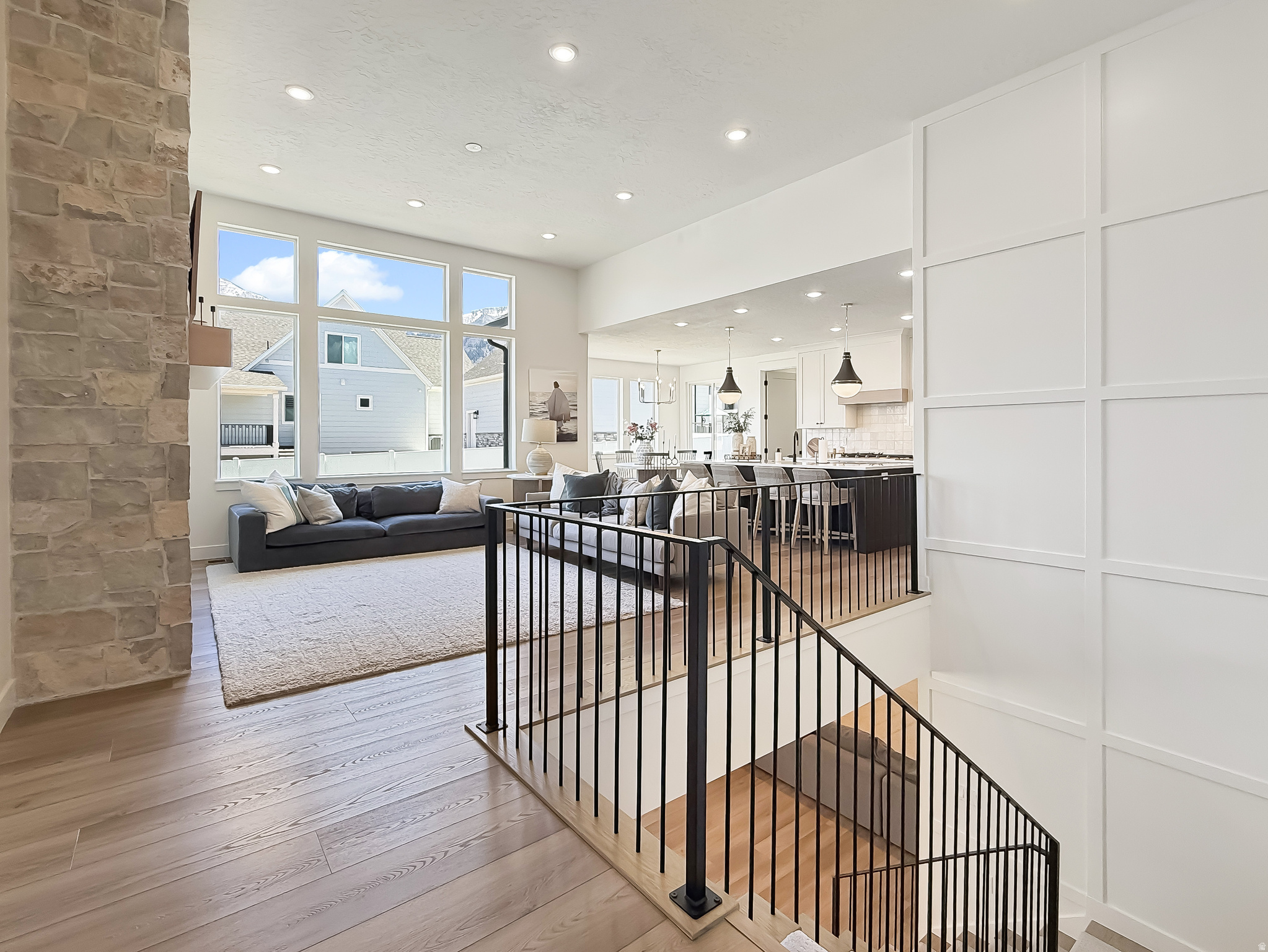 ROCKY - Residential