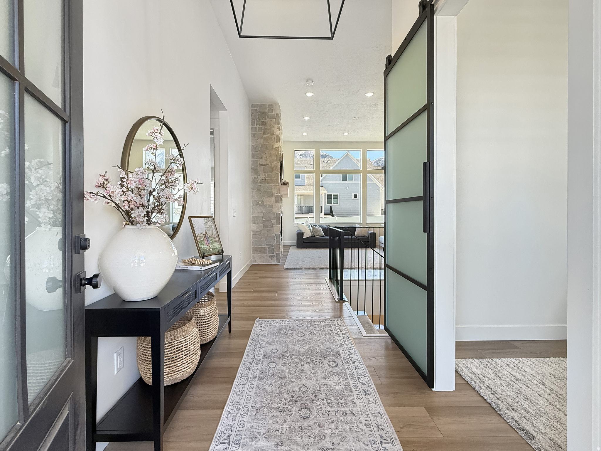 ROCKY - Residential