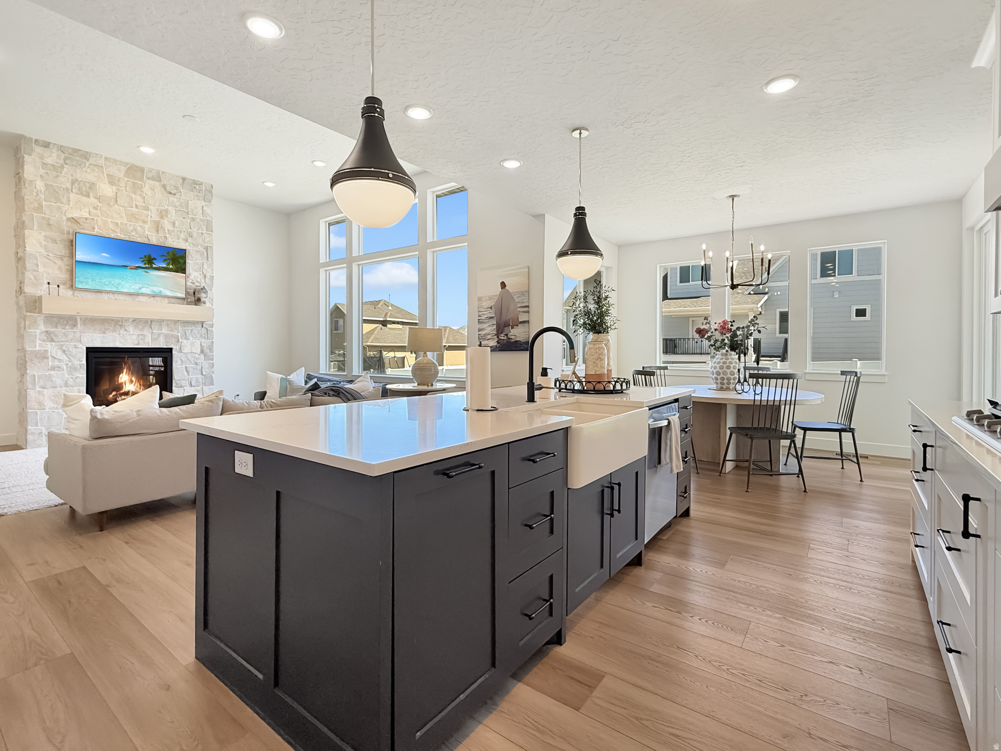 ROCKY - Residential